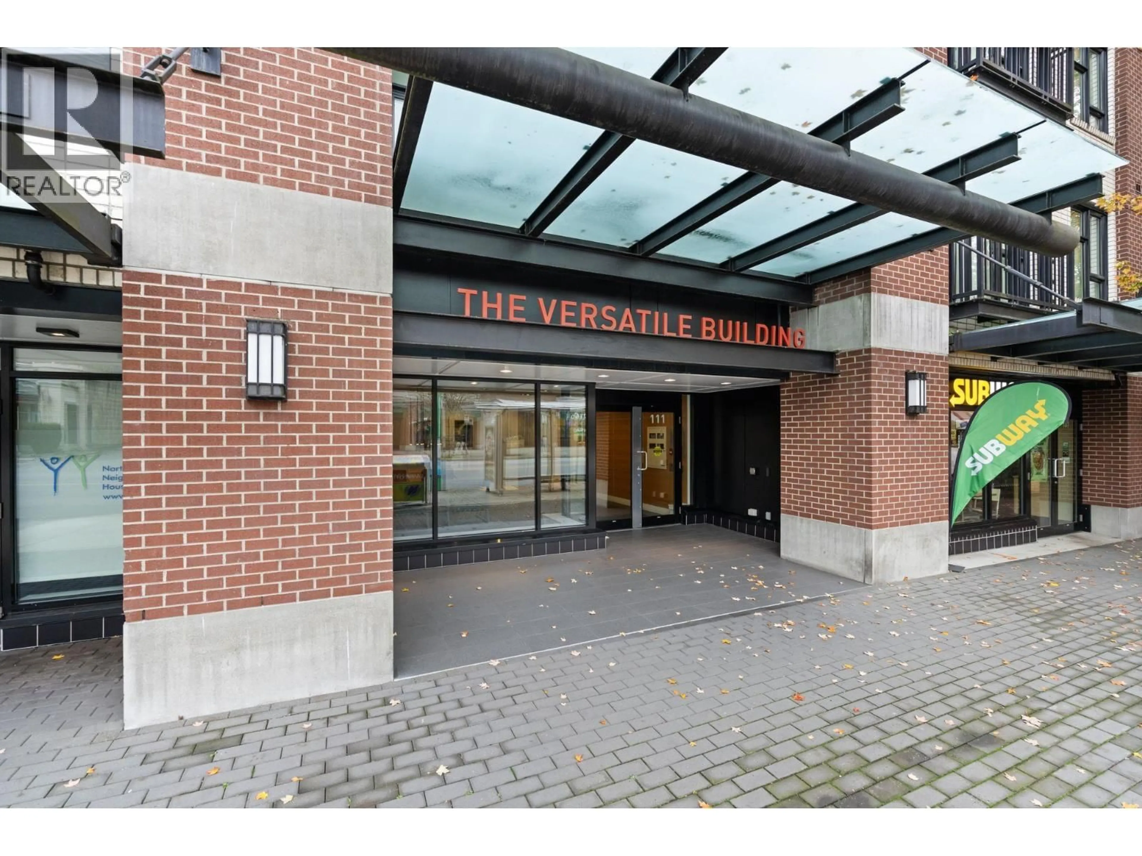 Indoor foyer for 207 - 111 3RD STREET, North Vancouver British Columbia V7L0C6