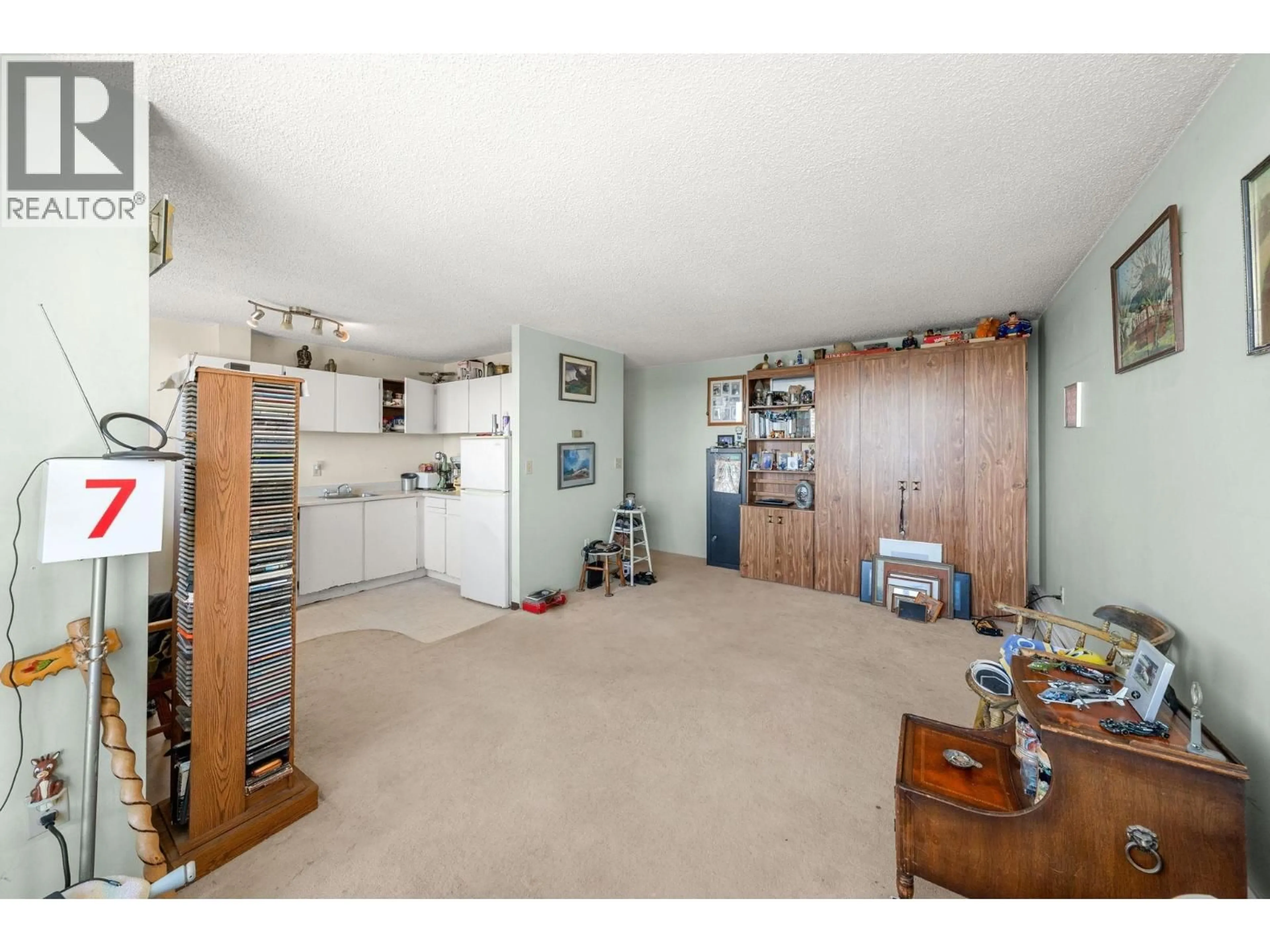 Unknown for 1906 - 145 ST. GEORGES AVENUE, North Vancouver British Columbia V7L3G8