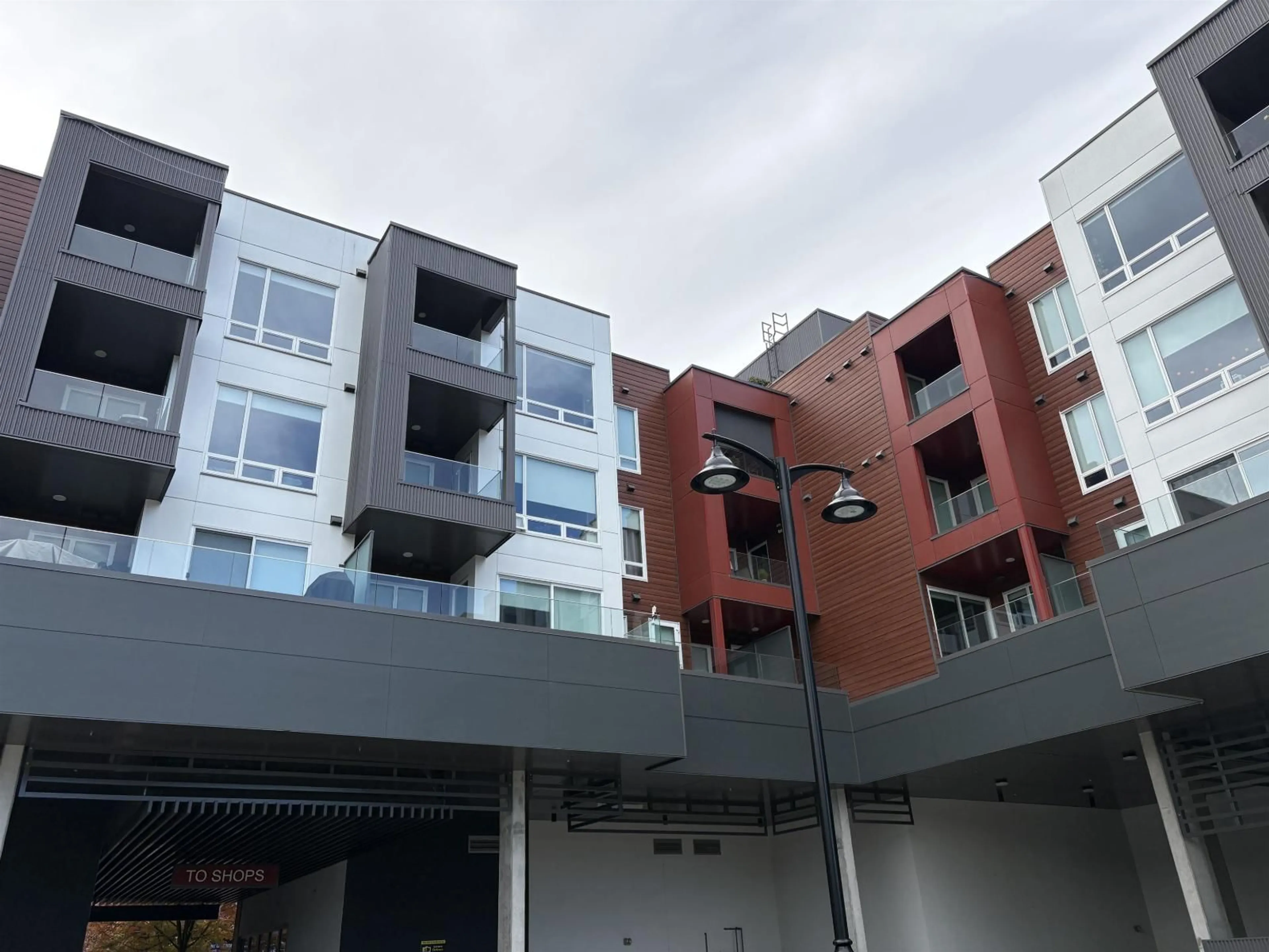 Unknown for A417 - 20727 WILLOUGHBY TOWN CENTRE, Langdale British Columbia V2Y3N1