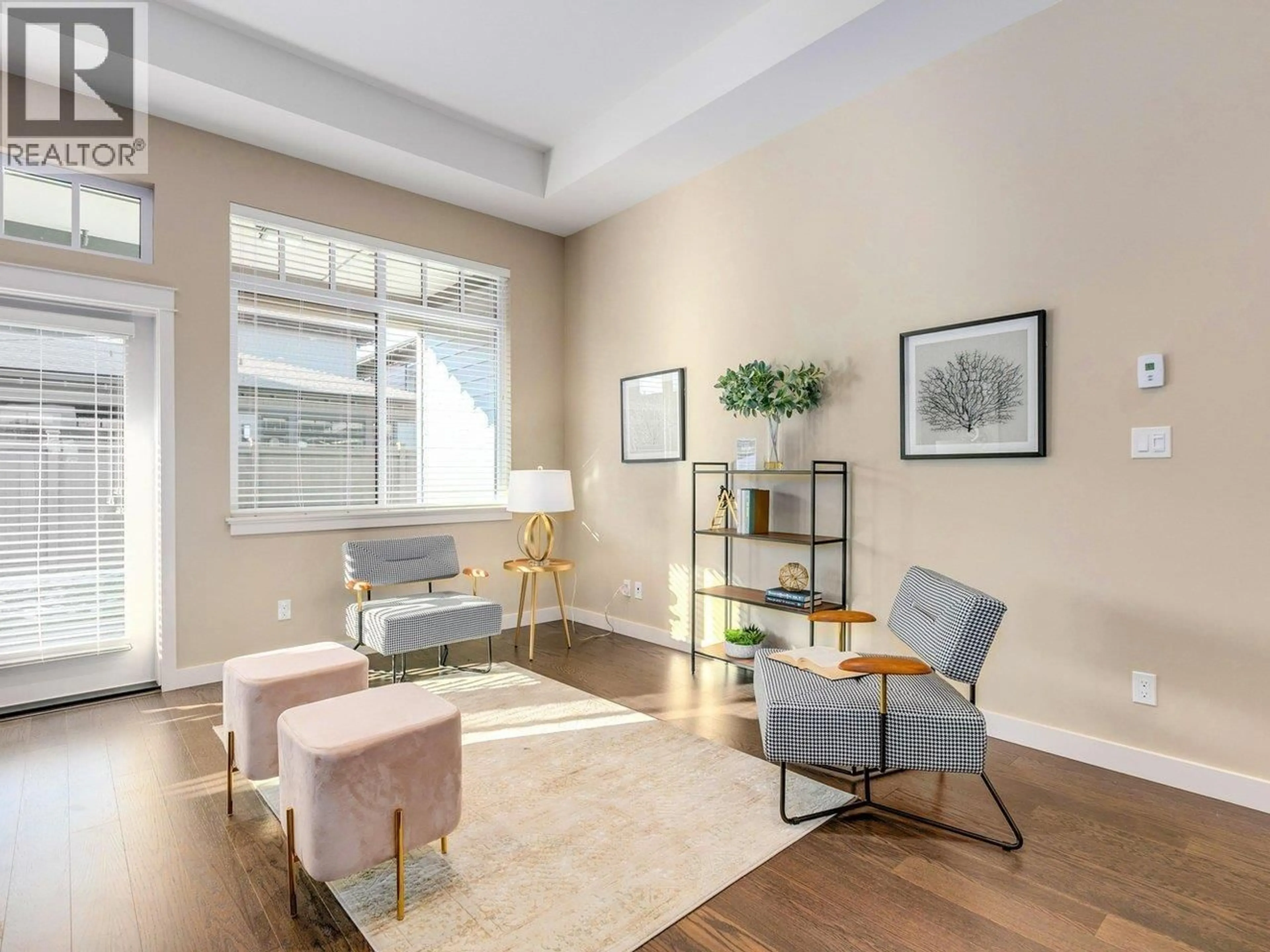 Living room with furniture, unknown for 1585 PINE SPRINGS LANE, Delta British Columbia V4M0A7