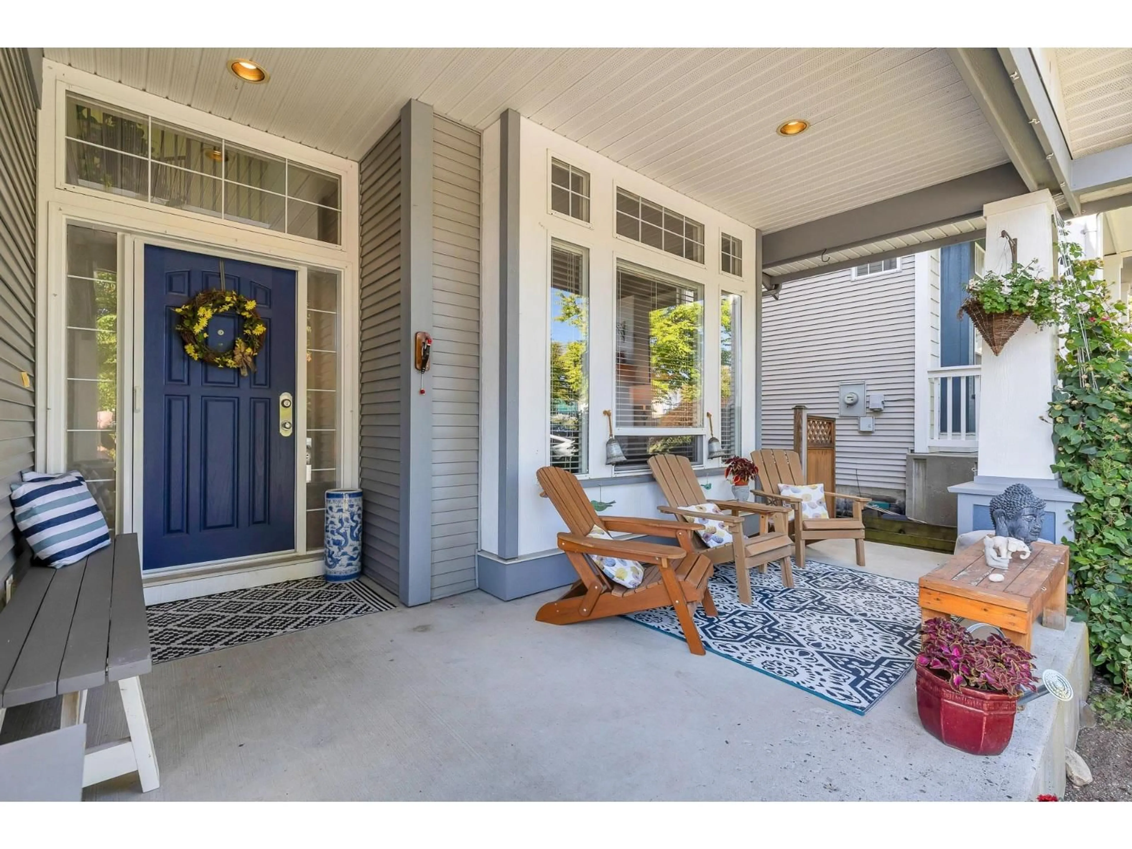 Indoor entryway for 7037 201, Langley British Columbia V2Y2Z3