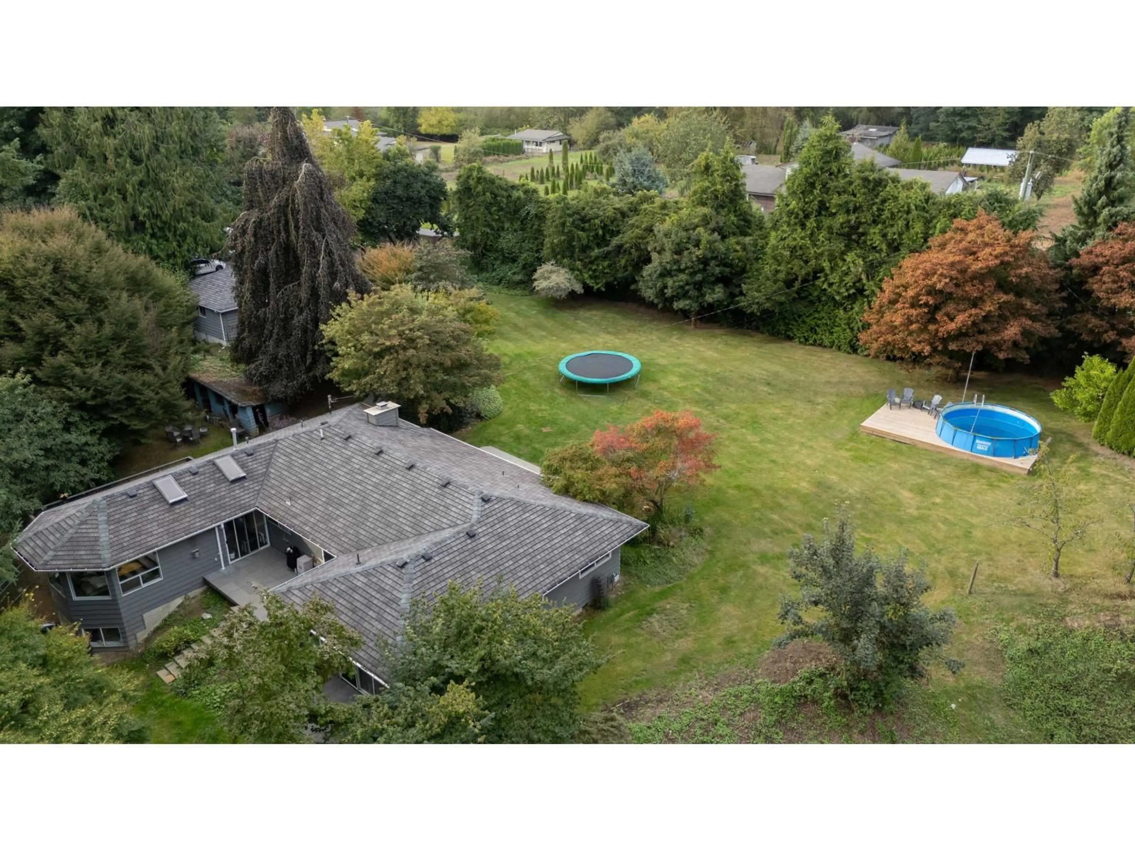 A pic from outside/outdoor area/front of a property/back of a property/a pic from drone, unknown for 28280 MYRTLE, Abbotsford British Columbia V4X2P4