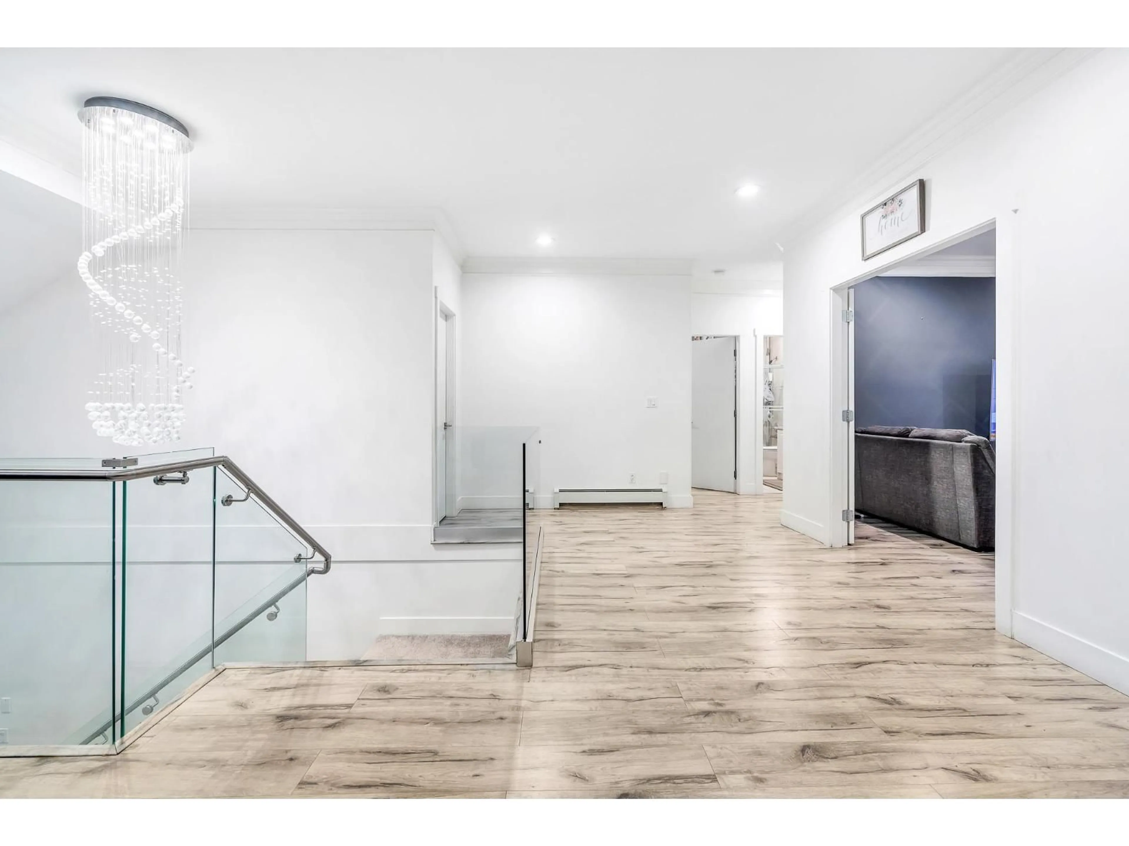 Indoor foyer for 15089 66A AVENUE, Surrey British Columbia V3S2A4