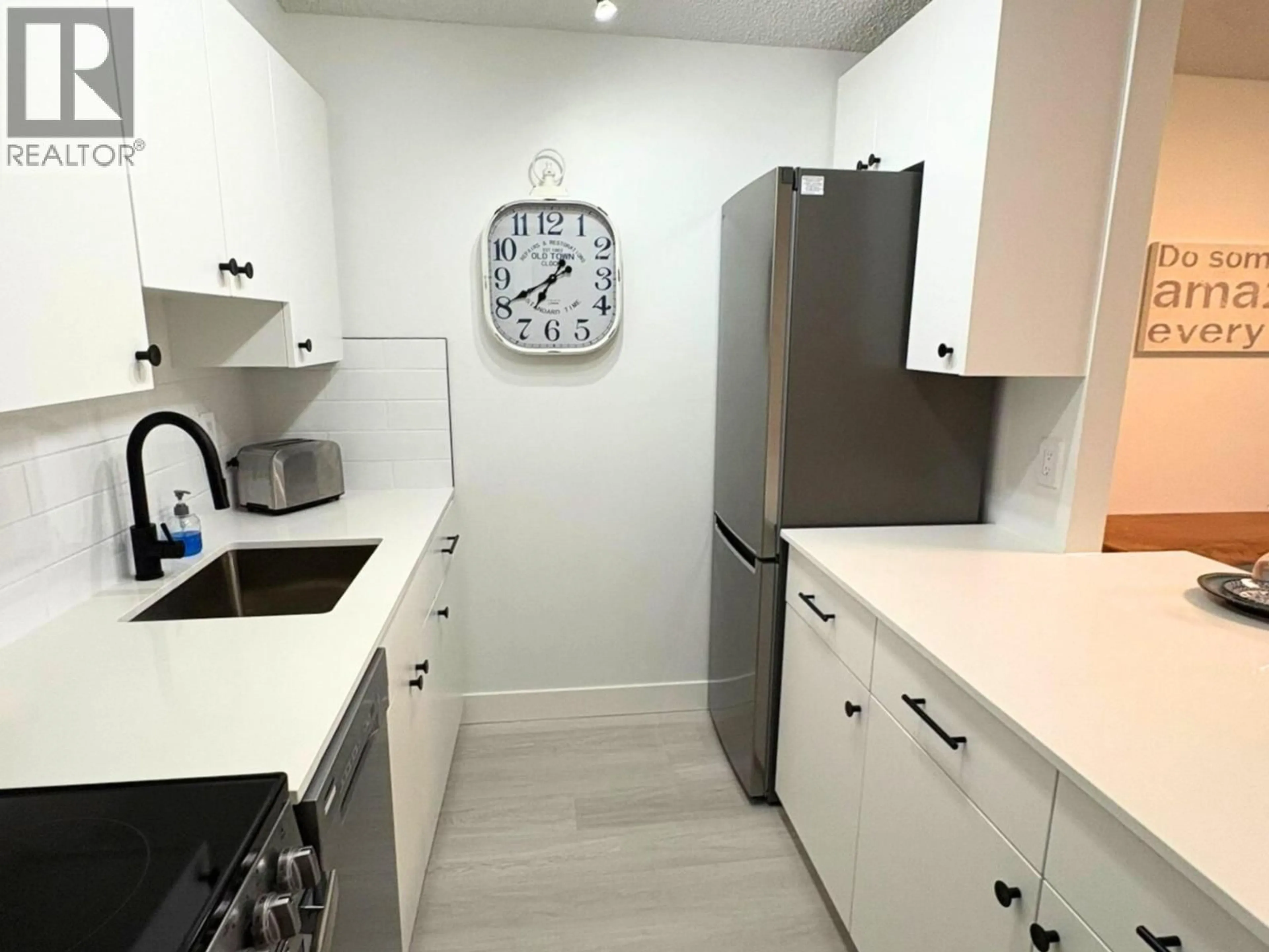 Standard kitchen, unknown for 407 - 6611 MINORU BOULEVARD, Richmond British Columbia V6Y1Y9