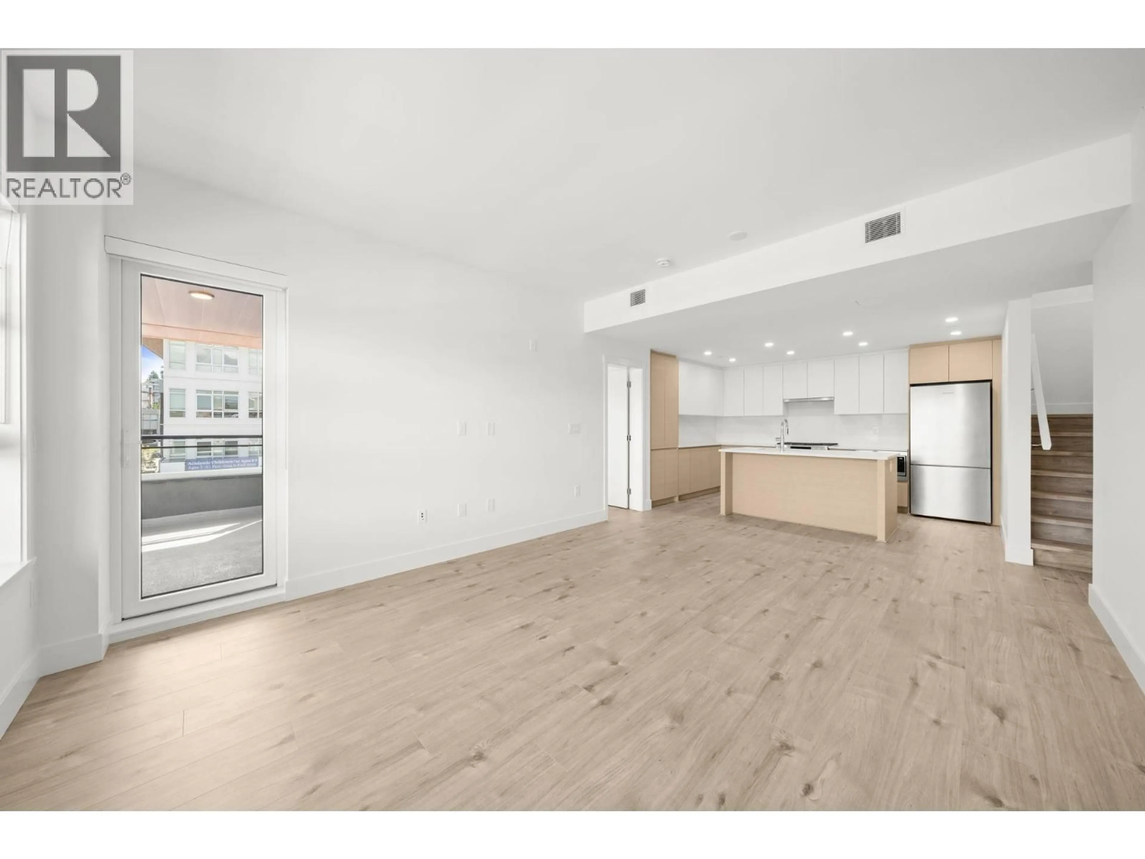 Open concept kitchen, unknown for 504 - 4788 HASTINGS STREET, Burnaby British Columbia V5C0P4