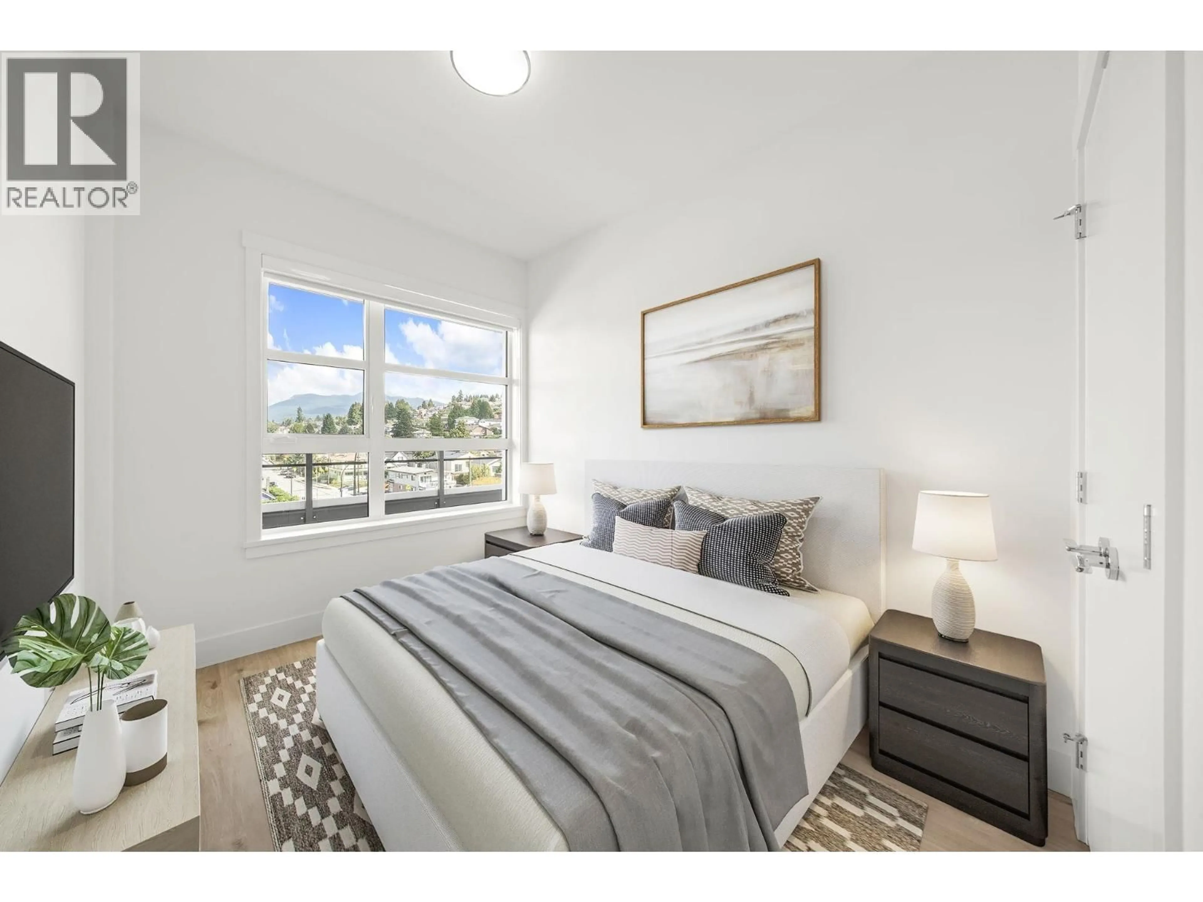 Bedroom with bed, unknown for 504 - 4788 HASTINGS STREET, Burnaby British Columbia V5C0P4