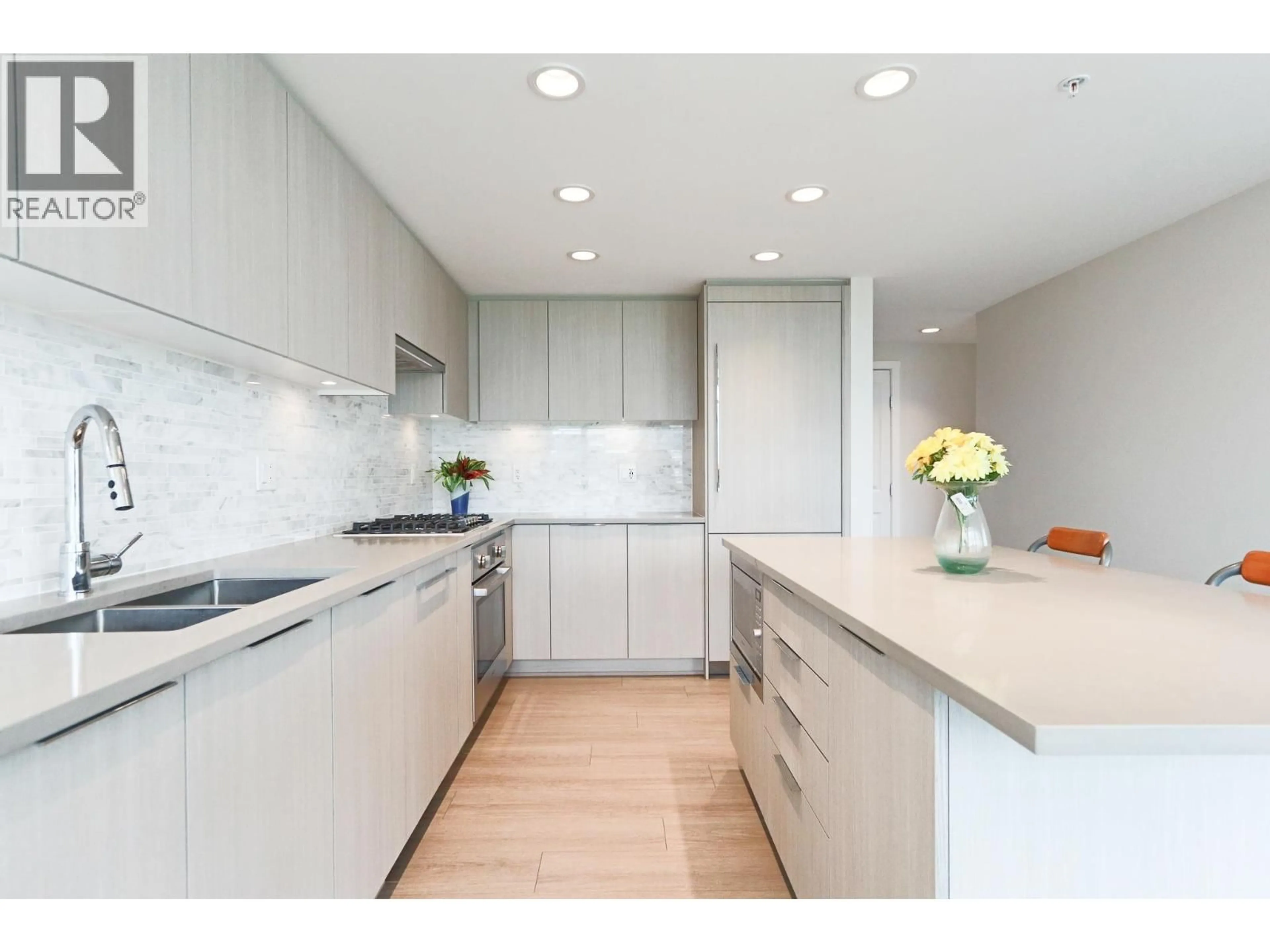 Contemporary kitchen, unknown for 2001 - 1182 WESTWOOD STREET, Coquitlam British Columbia V3B0T9