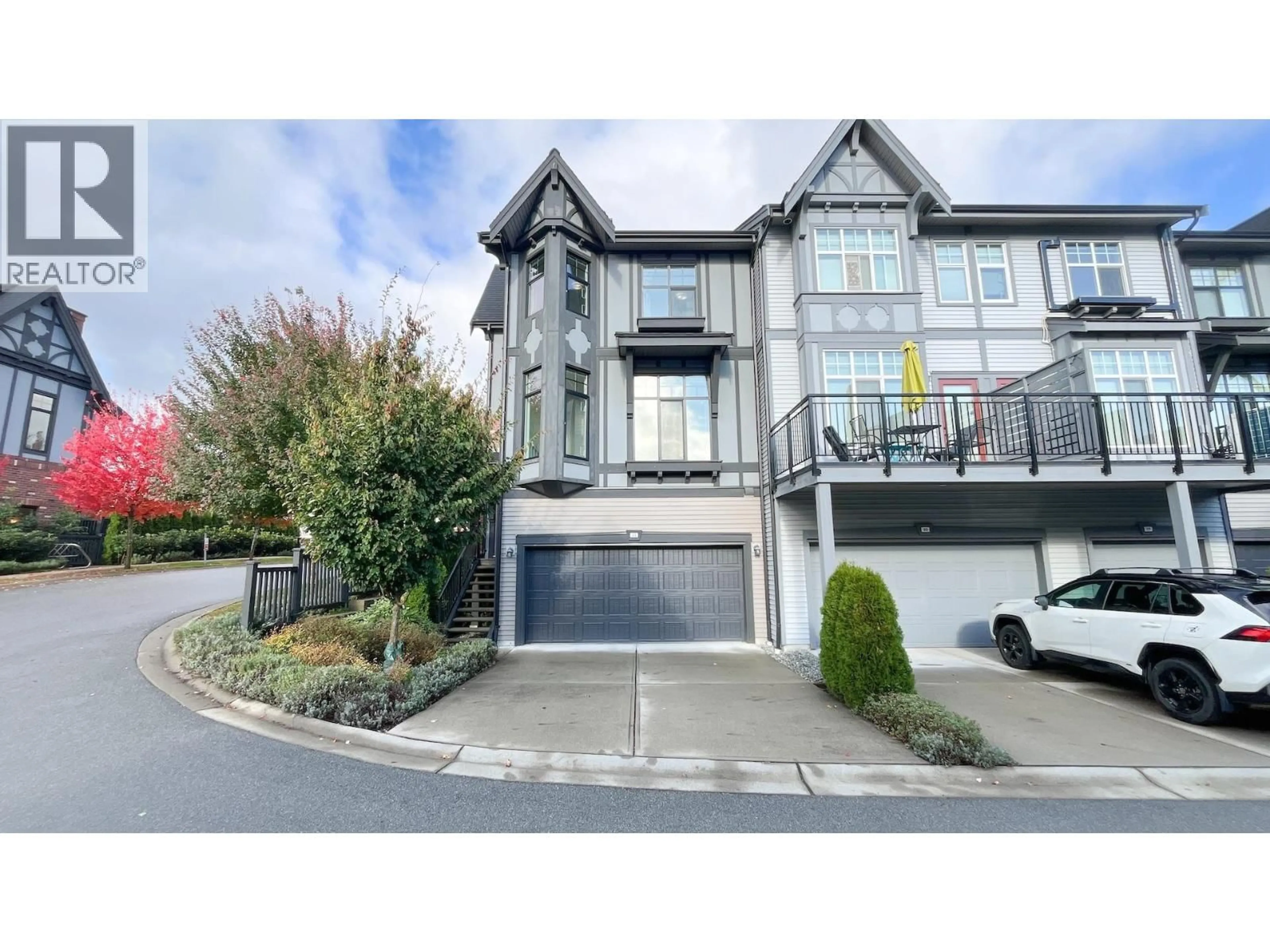 A pic from outside/outdoor area/front of a property/back of a property/a pic from drone, street for 33 - 3552 VICTORIA DRIVE, Coquitlam British Columbia V3E0N7