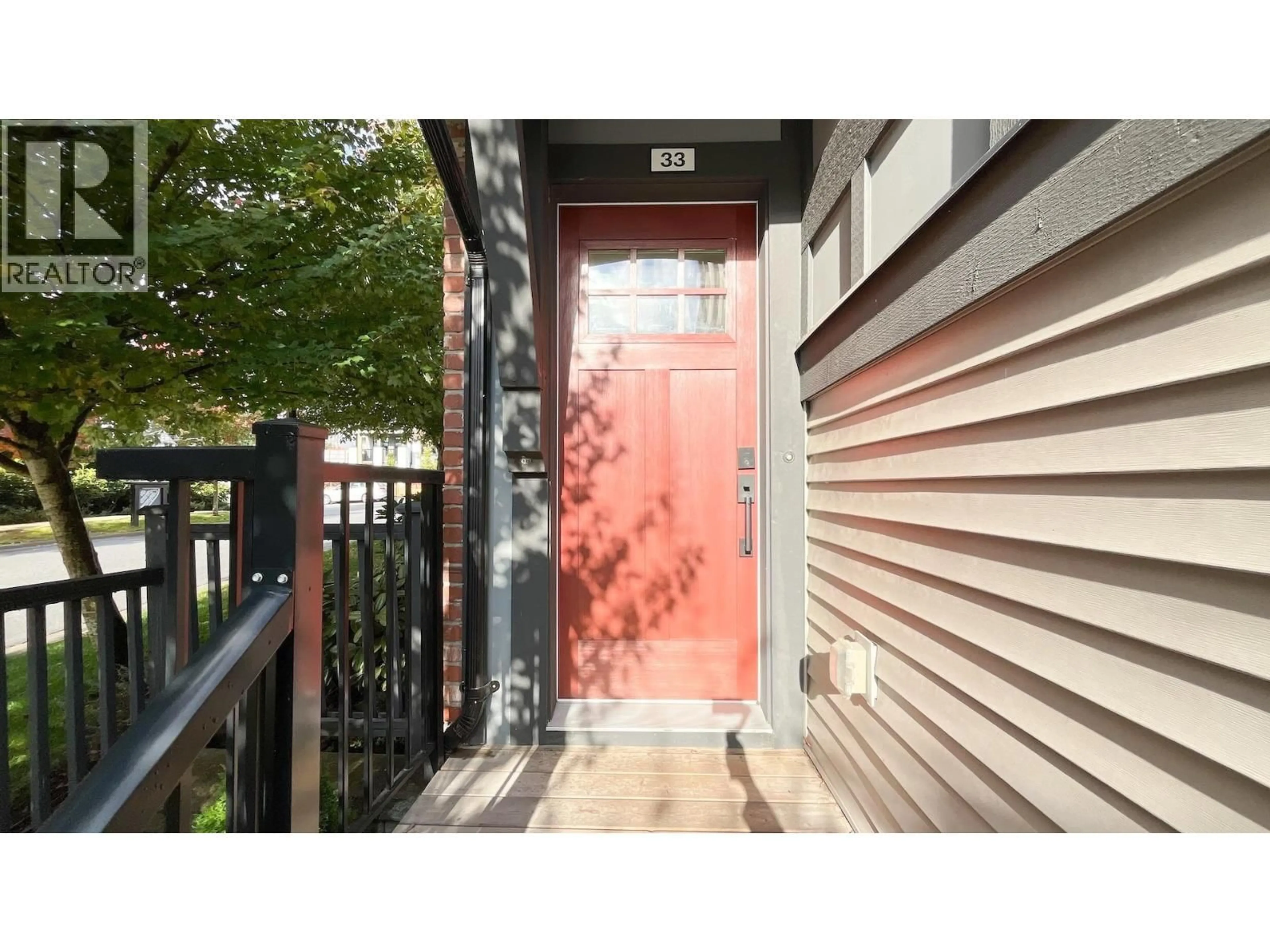 Indoor entryway for 33 - 3552 VICTORIA DRIVE, Coquitlam British Columbia V3E0N7