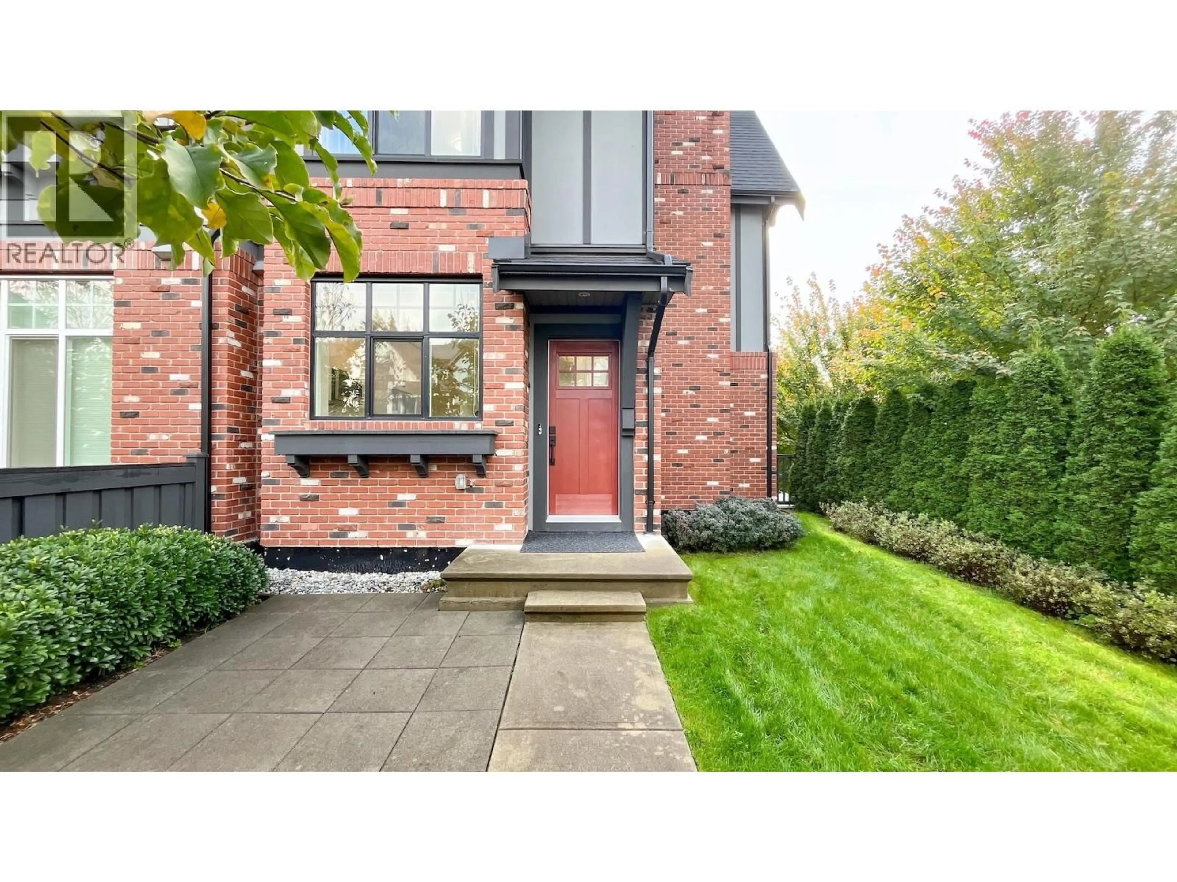 Home with brick exterior material, street for 33 - 3552 VICTORIA DRIVE, Coquitlam British Columbia V3E0N7