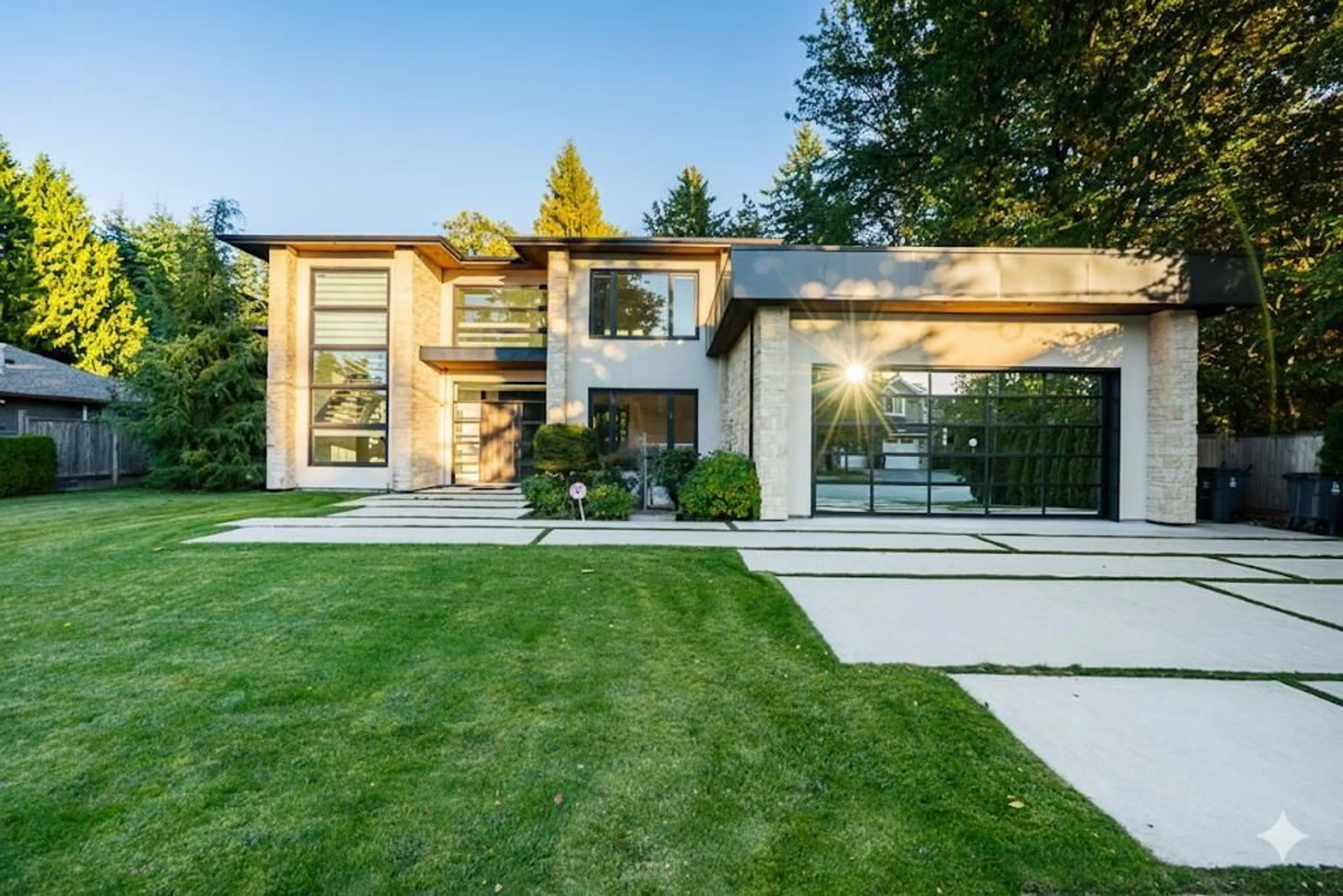 Home with brick exterior material, unknown for 2162 124, Surrey British Columbia V4A3M5
