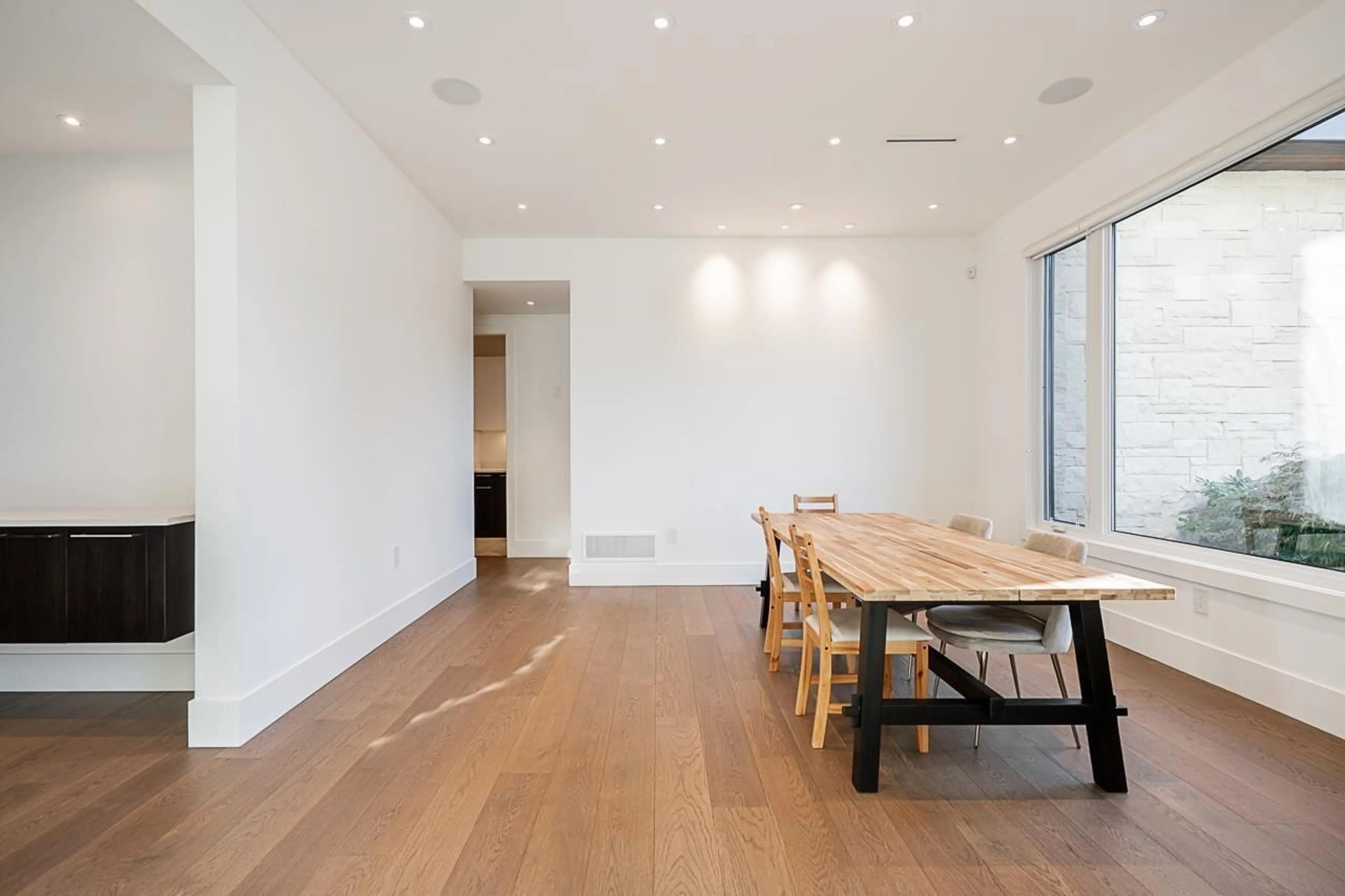 Dining room, wood/laminate floor for 2162 124, Surrey British Columbia V4A3M5