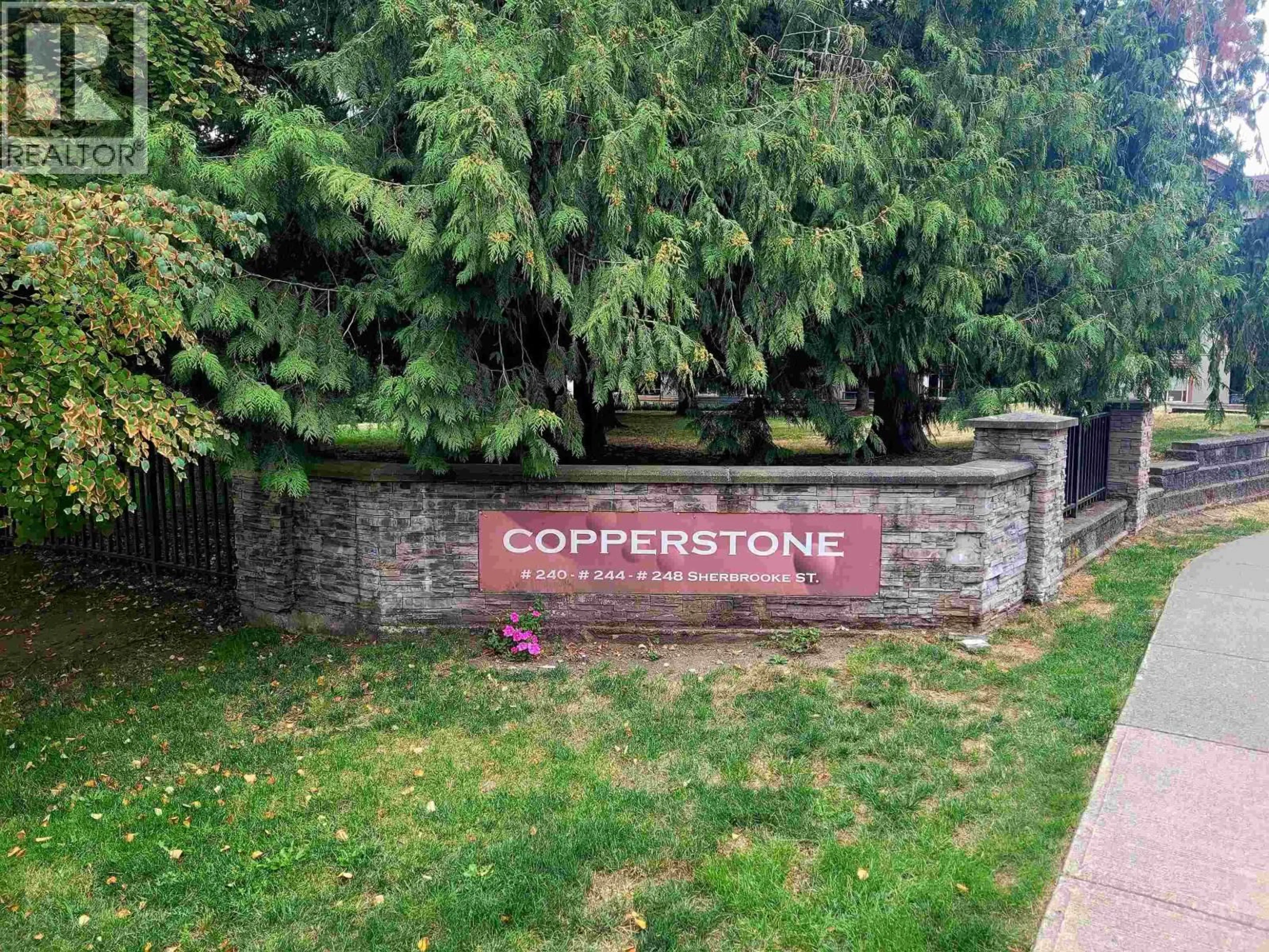 A pic from outside/outdoor area/front of a property/back of a property/a pic from drone, mountain view for 3219 - 240 SHERBROOKE STREET, New Westminster British Columbia V3L0A4