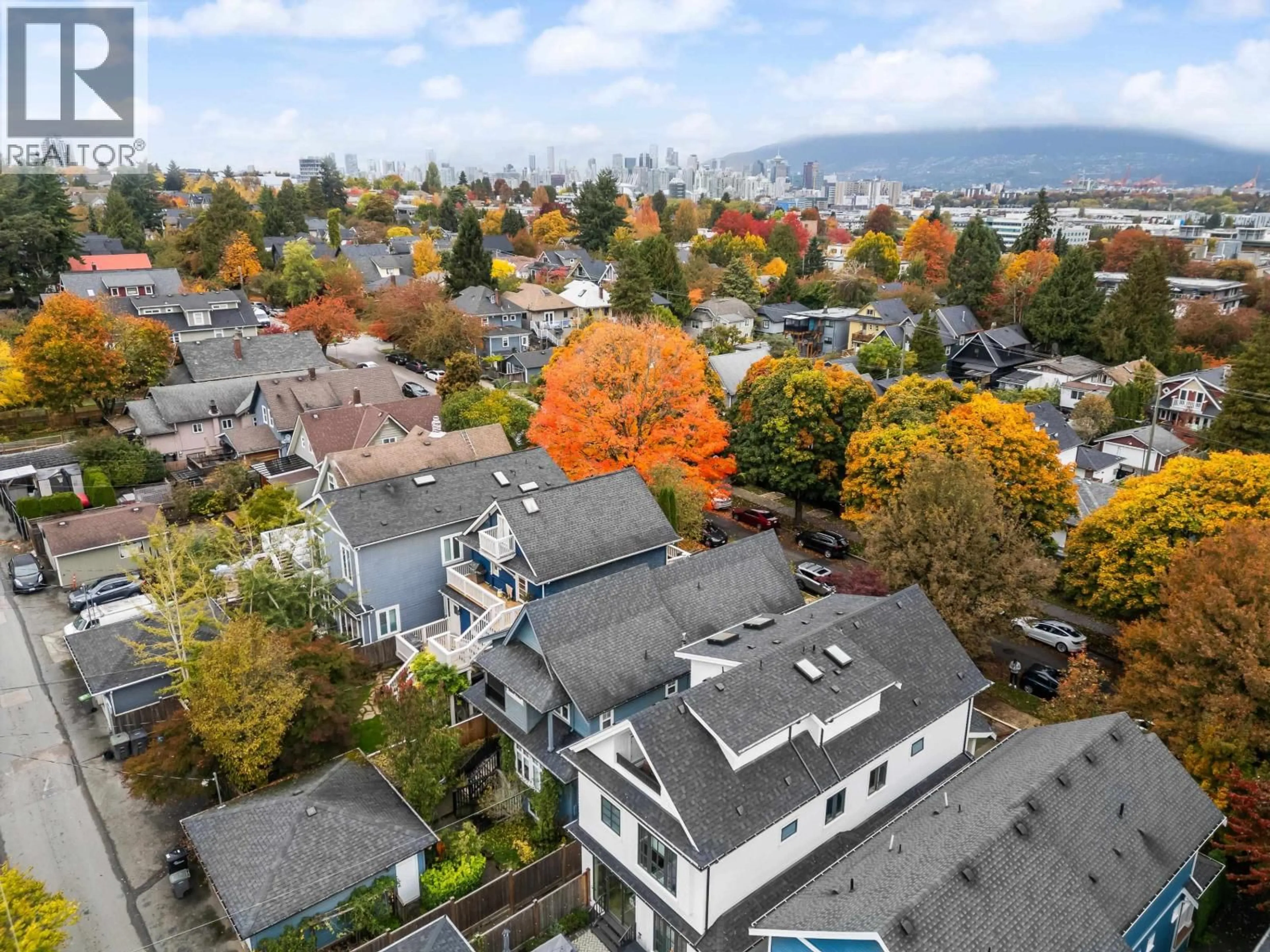 A pic from outside/outdoor area/front of a property/back of a property/a pic from drone, city buildings view from balcony for 1 - 1166 11TH AVENUE, Vancouver British Columbia V5T2G3