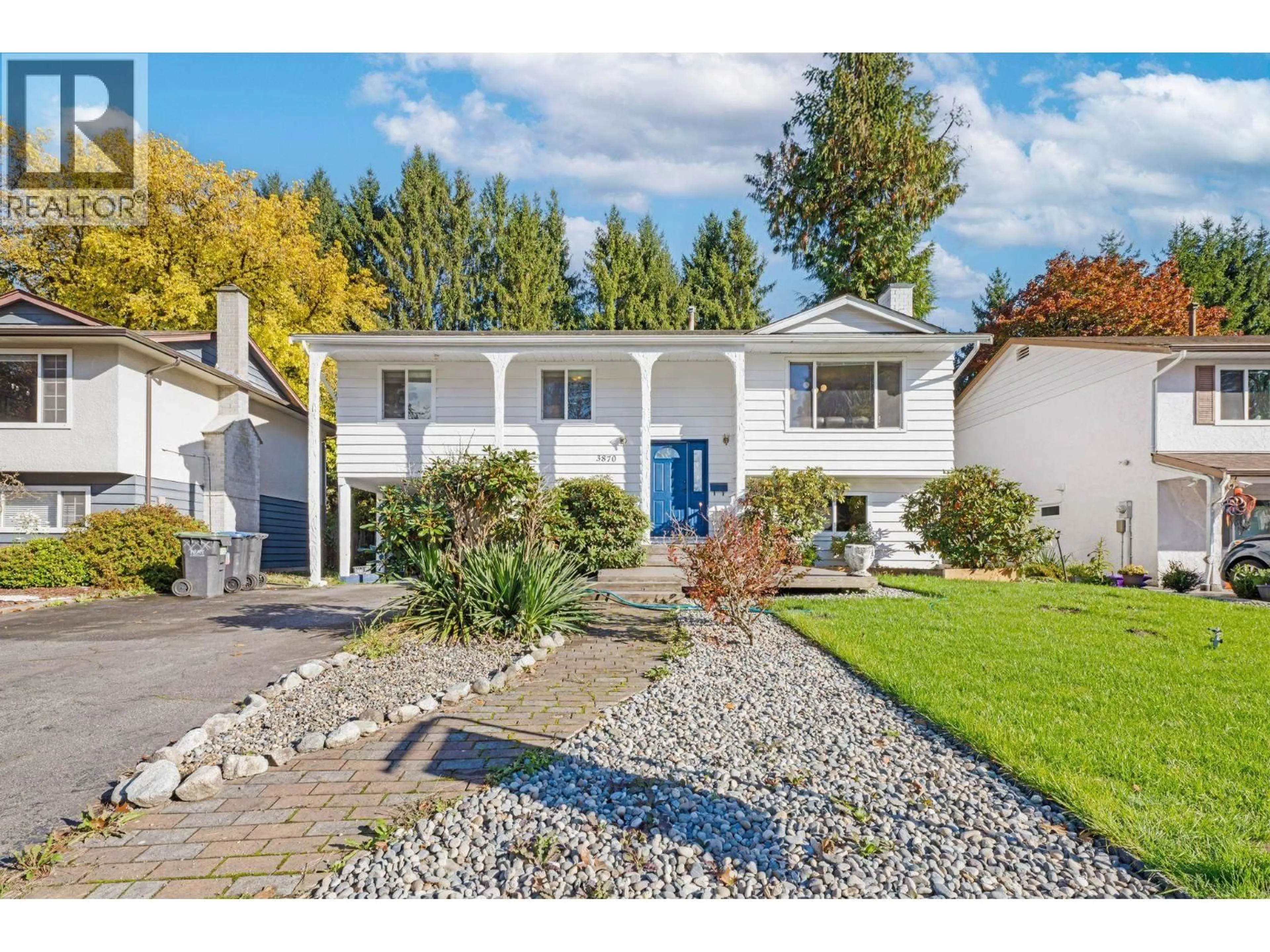 Home with vinyl exterior material, street for 3870 RICHMOND STREET, Port Coquitlam British Columbia V3B3E8