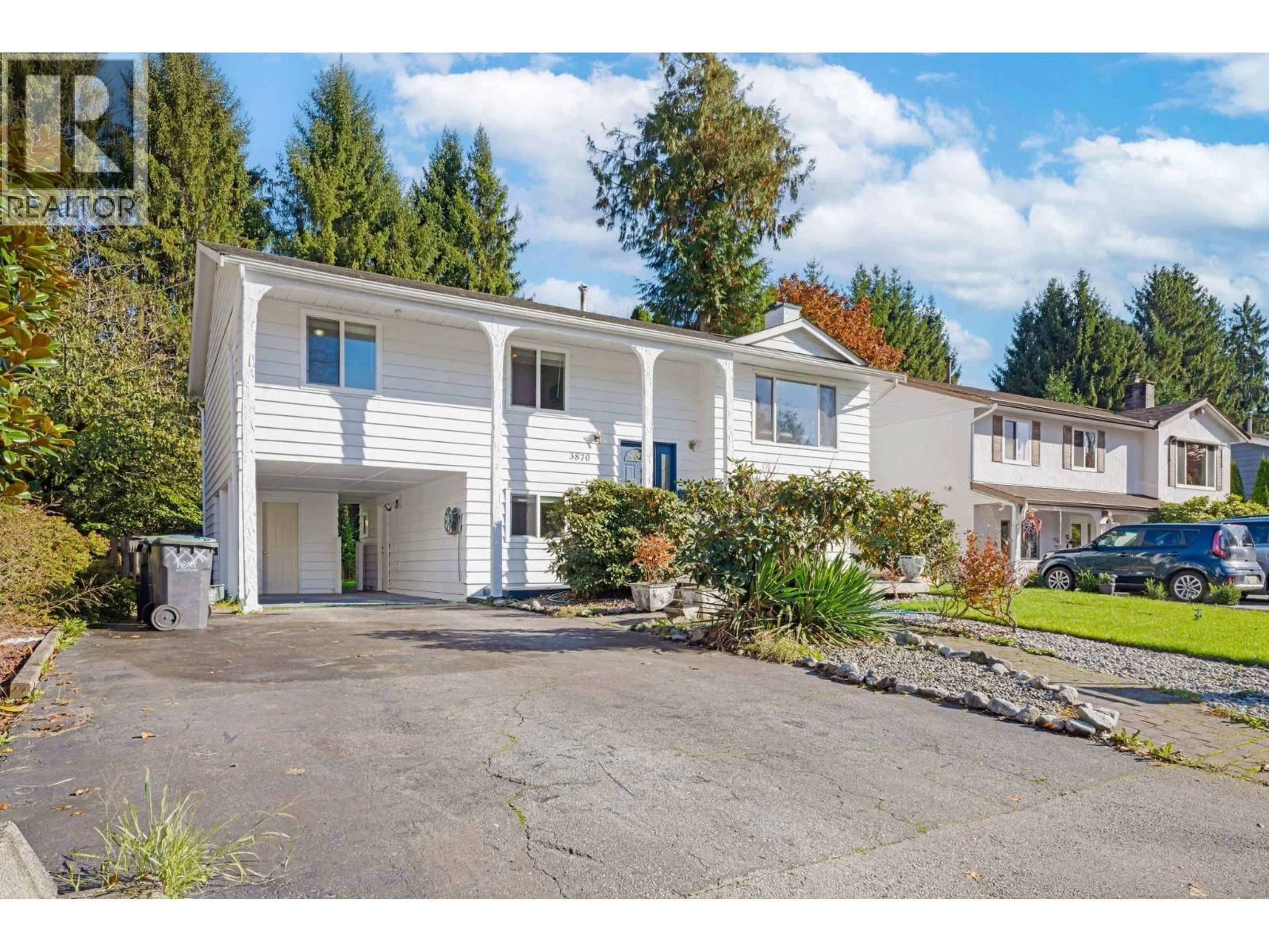 Home with vinyl exterior material, street for 3870 RICHMOND STREET, Port Coquitlam British Columbia V3B3E8
