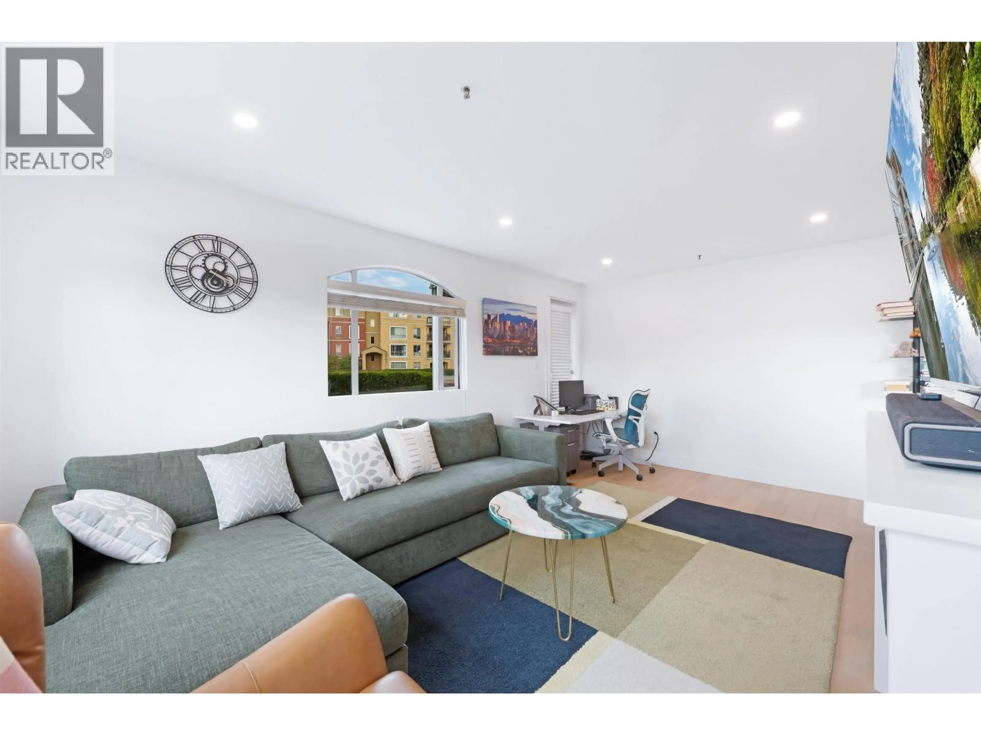 Living room with furniture, unknown for 105 - 2 RENAISSANCE SQUARE, New Westminster British Columbia V3M6K3
