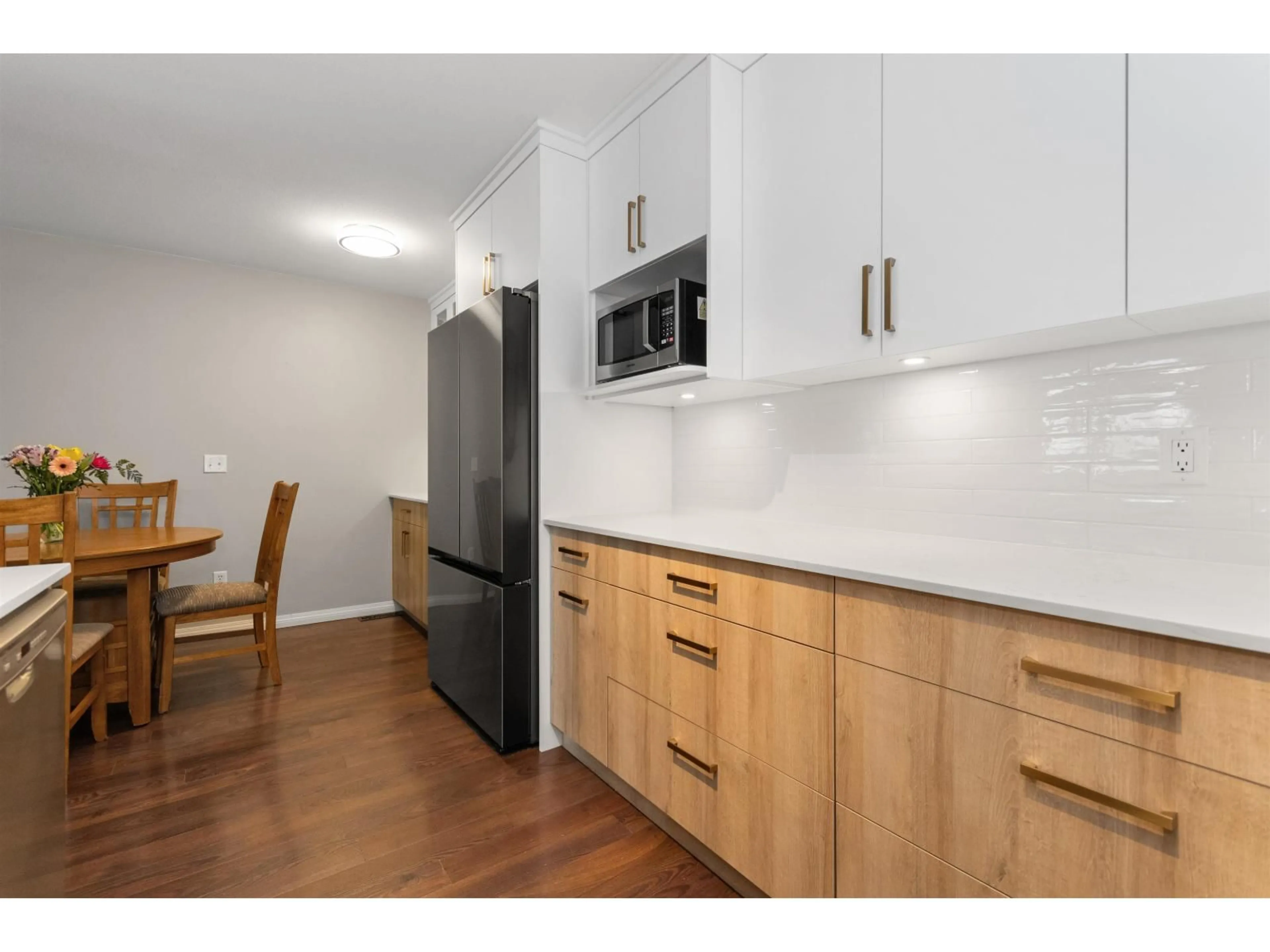 Standard kitchen, wood/laminate floor for 1602 - 5260 GOLDSPRING PLACE, Chilliwack British Columbia V2R5S5