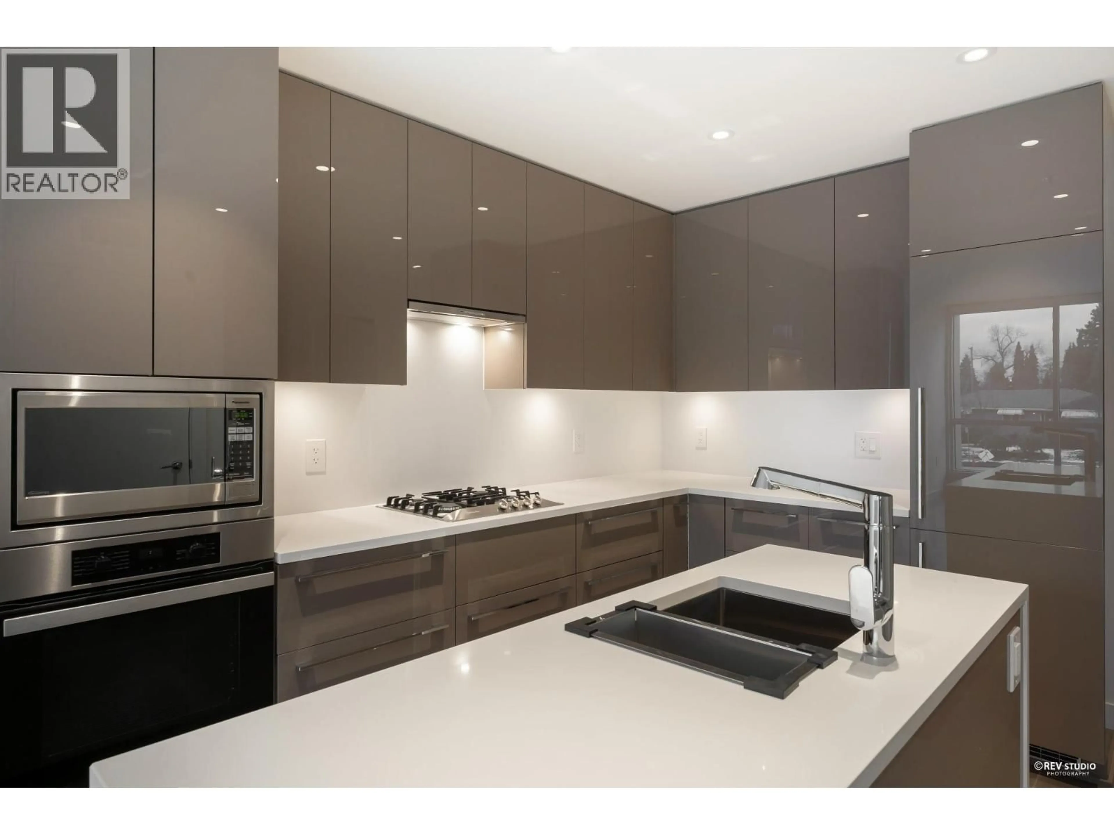 Contemporary kitchen, unknown for 206 - 5289 CAMBIE STREET, Vancouver British Columbia V5Z2Z6