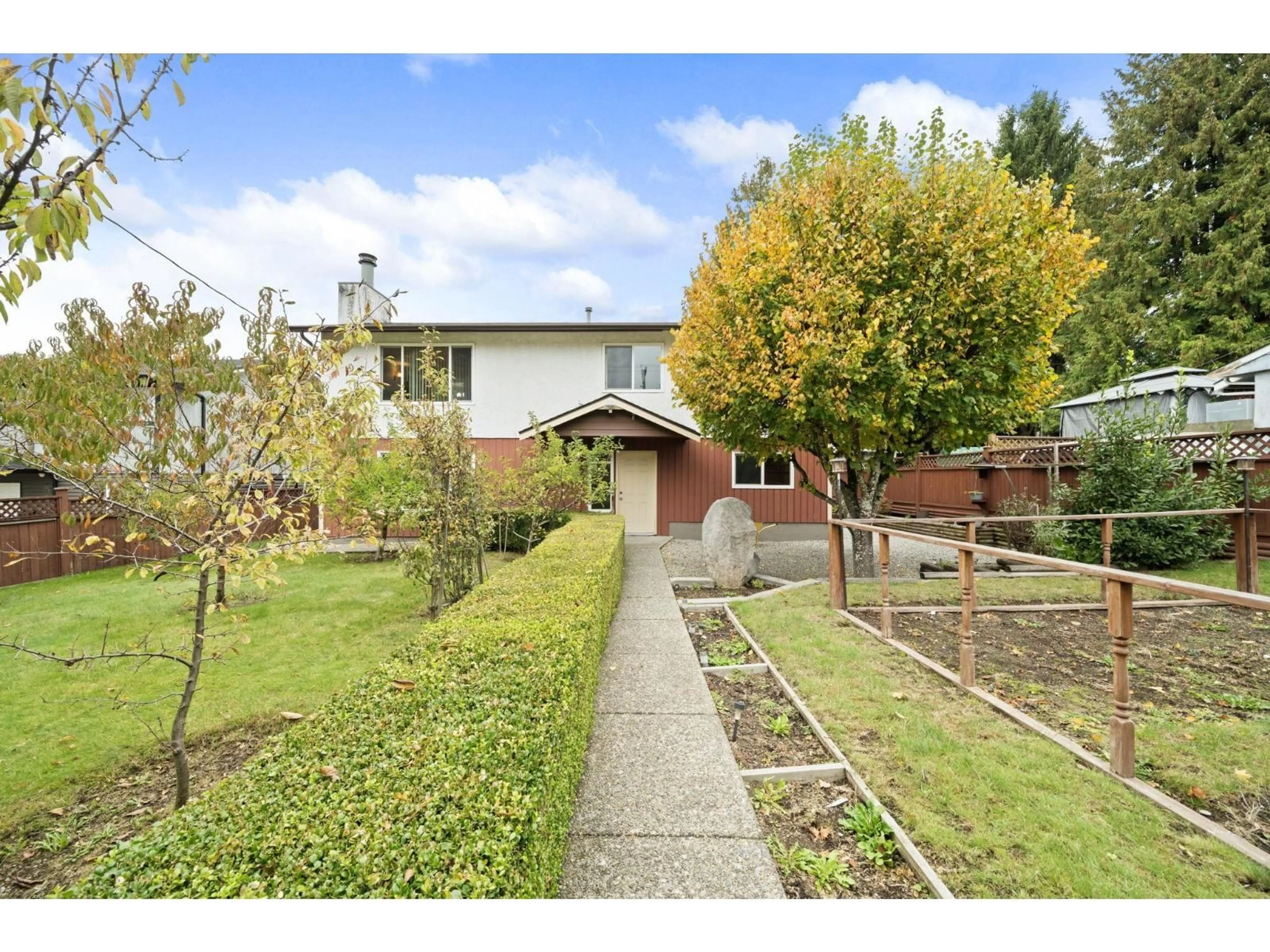 A pic from outside/outdoor area/front of a property/back of a property/a pic from drone, street for 12851 104, Surrey British Columbia V3T1T3