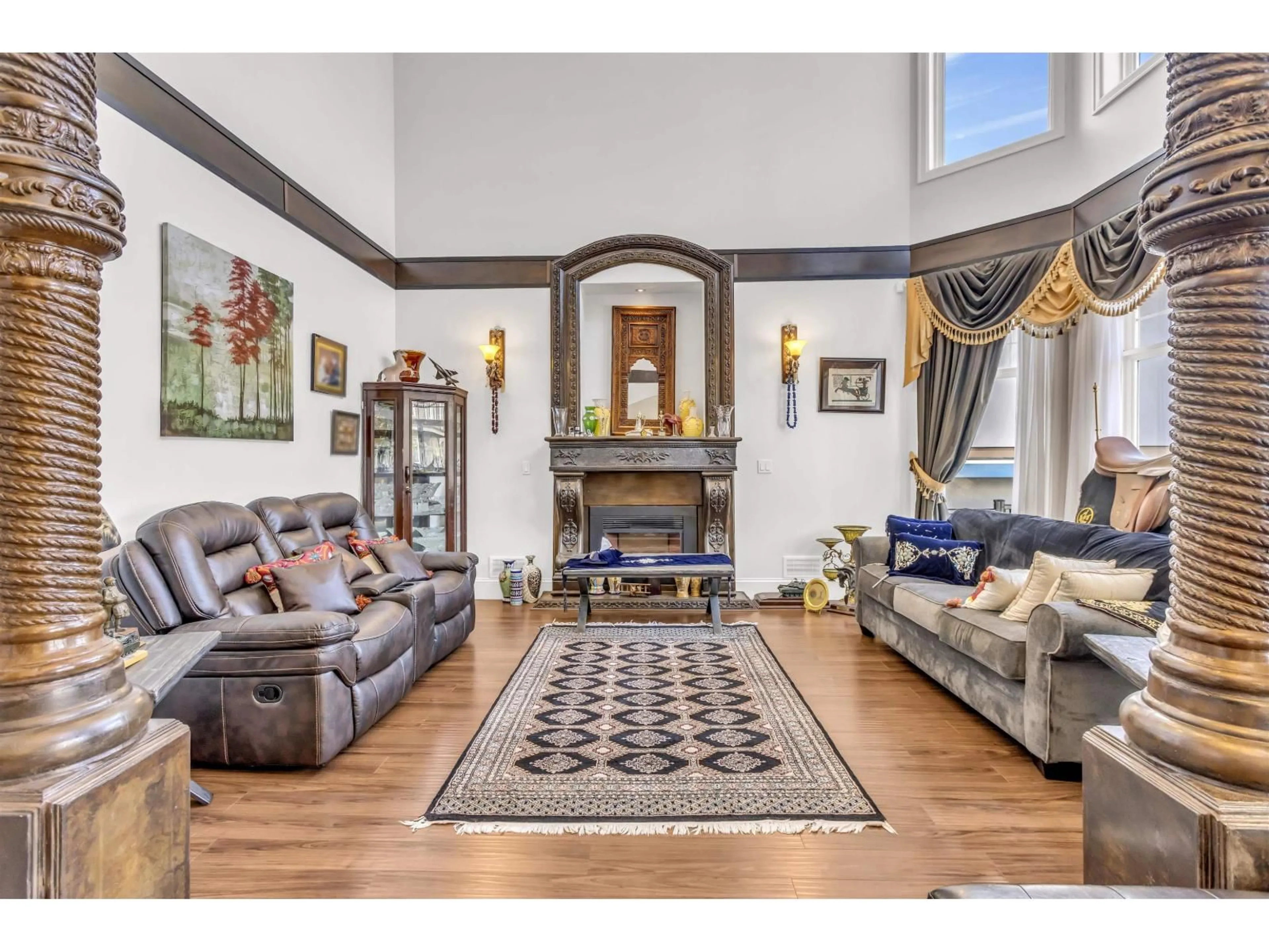 Living room with furniture, unknown for 13884 89A, Surrey British Columbia V3V6K9