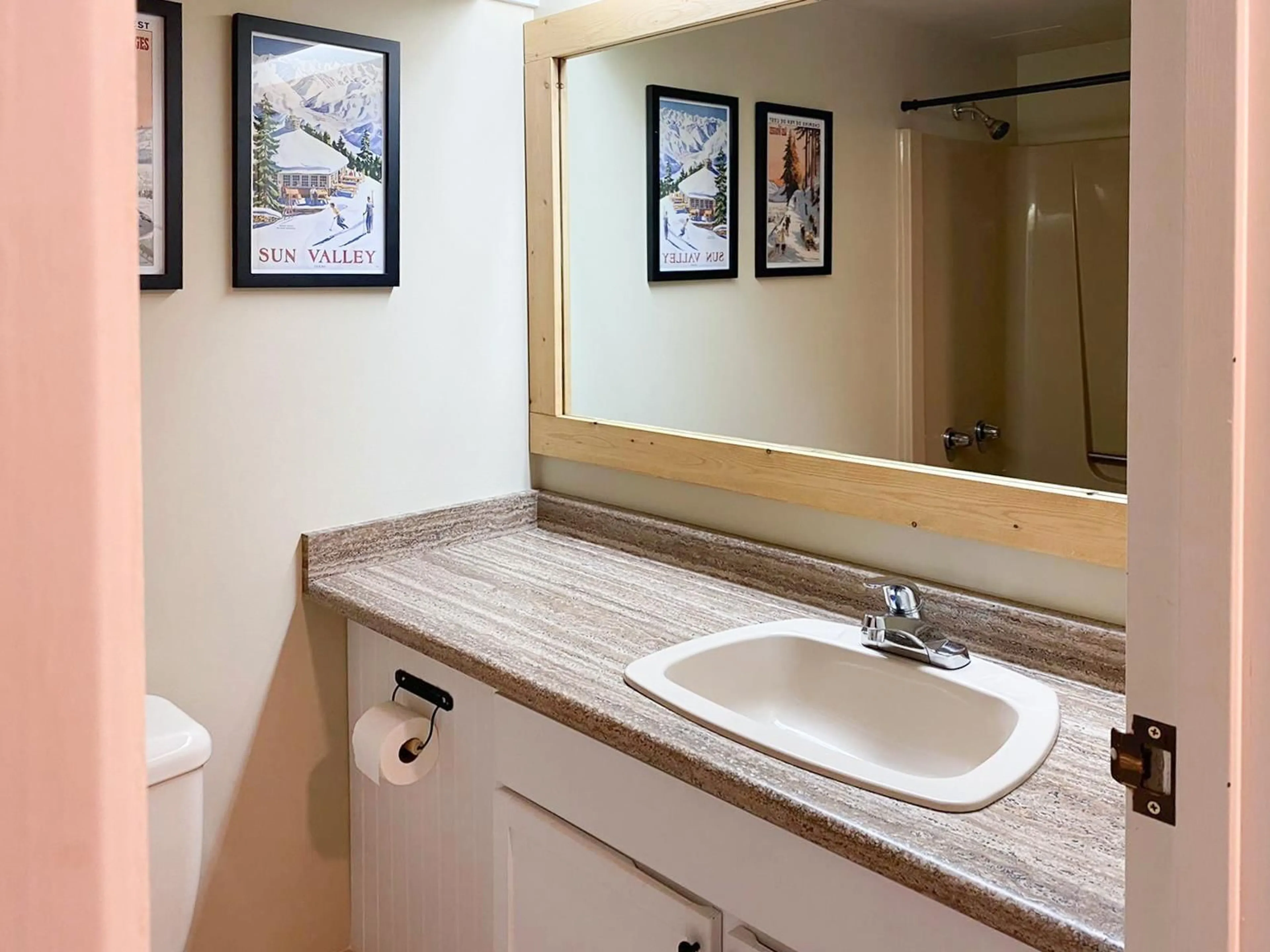 Standard bathroom, ceramic/tile floor for 104A - 21000 ENZIAN, Agassiz British Columbia V0M1A1
