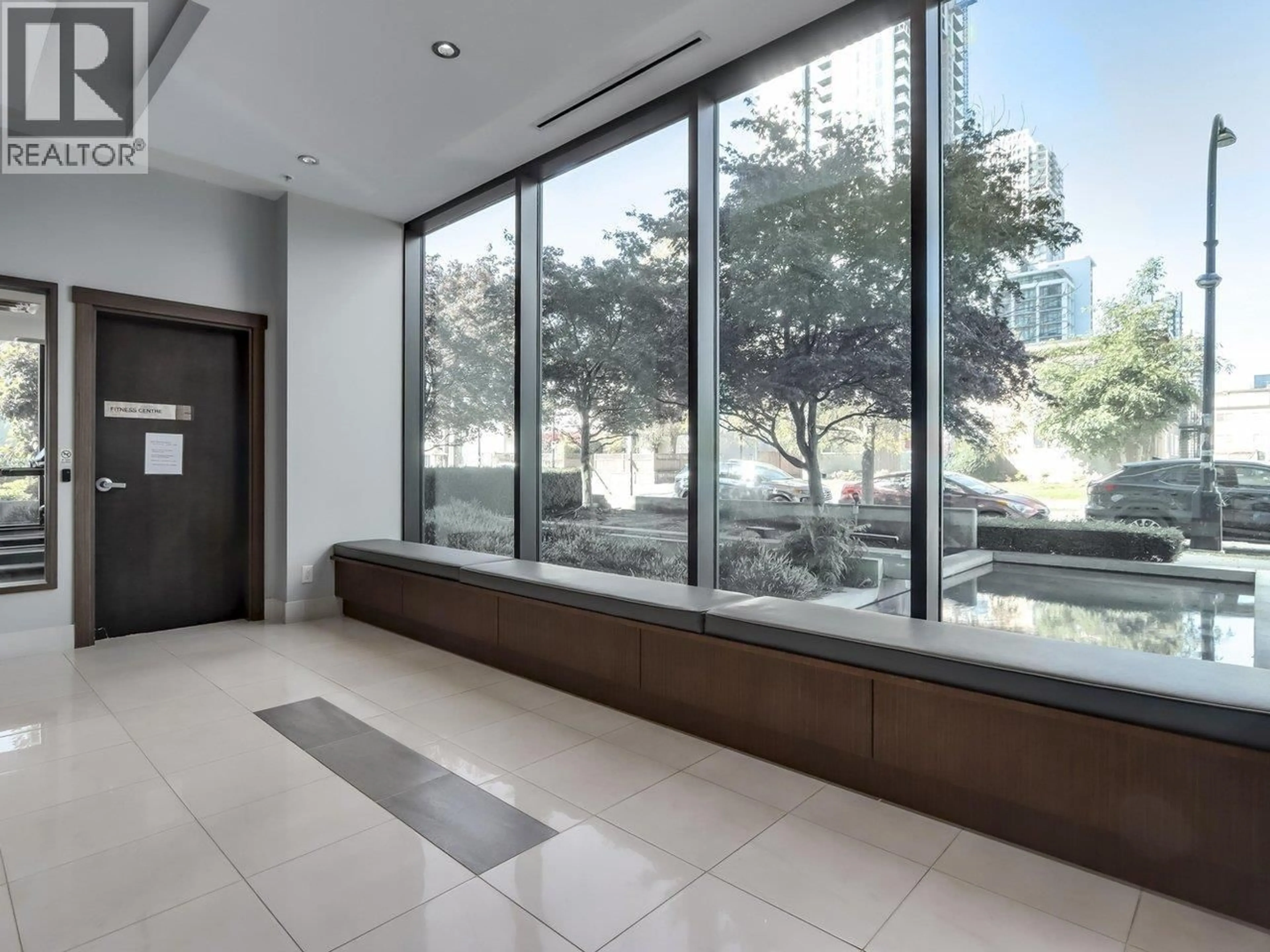 Indoor foyer for 802 - 6658 DOW AVENUE, Burnaby British Columbia V5H0C7