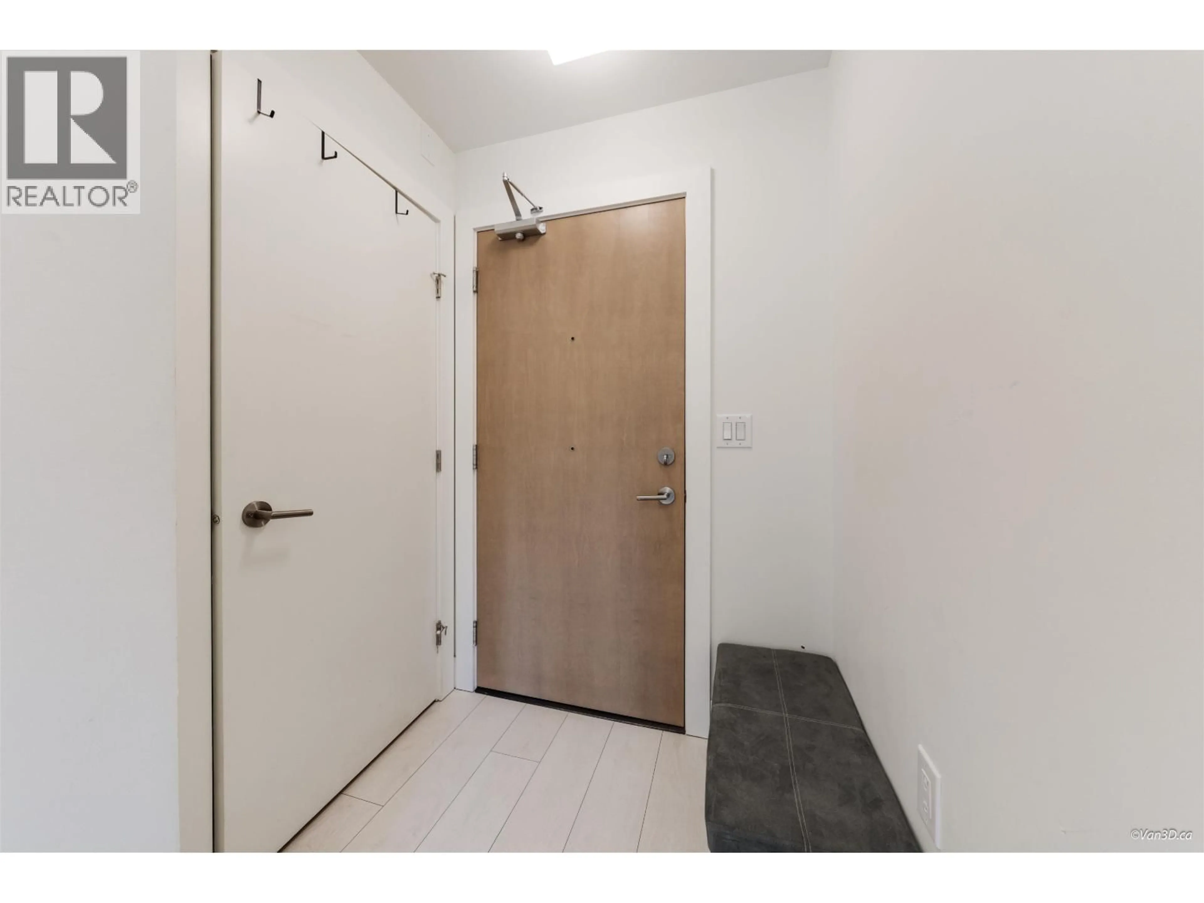 Indoor entryway for 906 - 3438 SAWMILL CRESCENT, Vancouver British Columbia V5S0E3