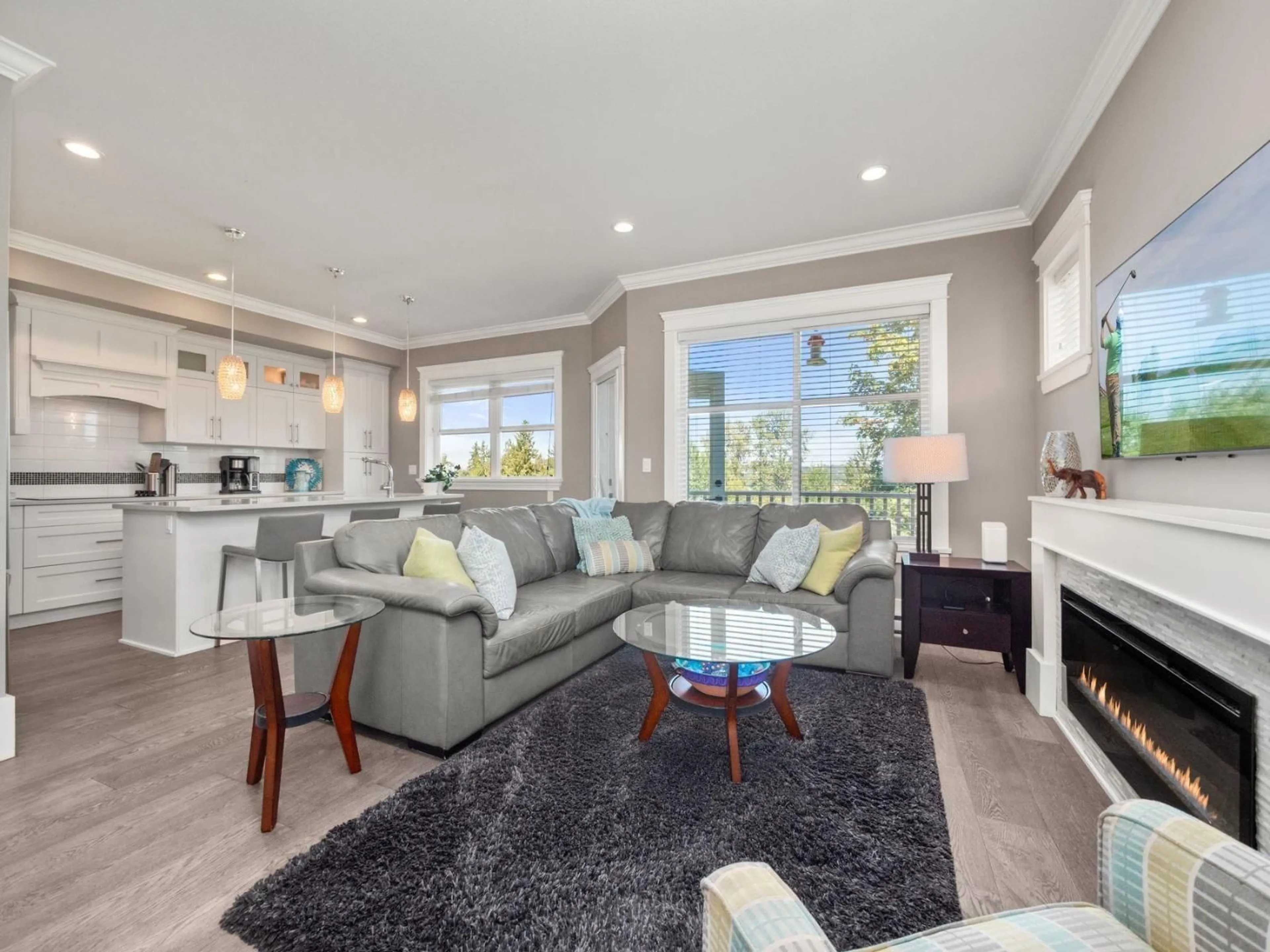 Living room with furniture, unknown for 18 - 7177 179TH, Surrey British Columbia V3S8C5