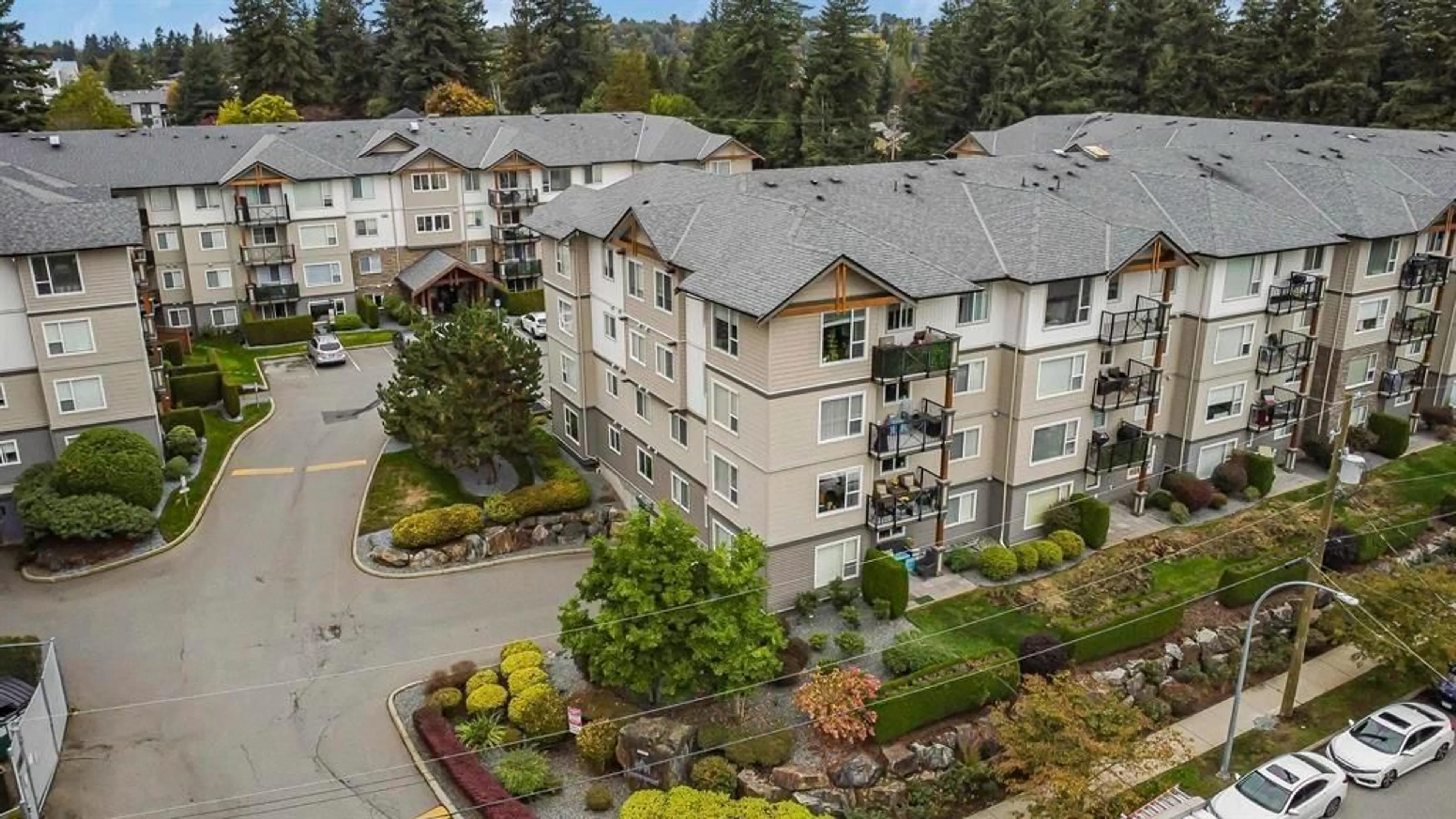 A pic from outside/outdoor area/front of a property/back of a property/a pic from drone, unknown for 101 - 2955 DIAMOND, Abbotsford British Columbia V2T2L5