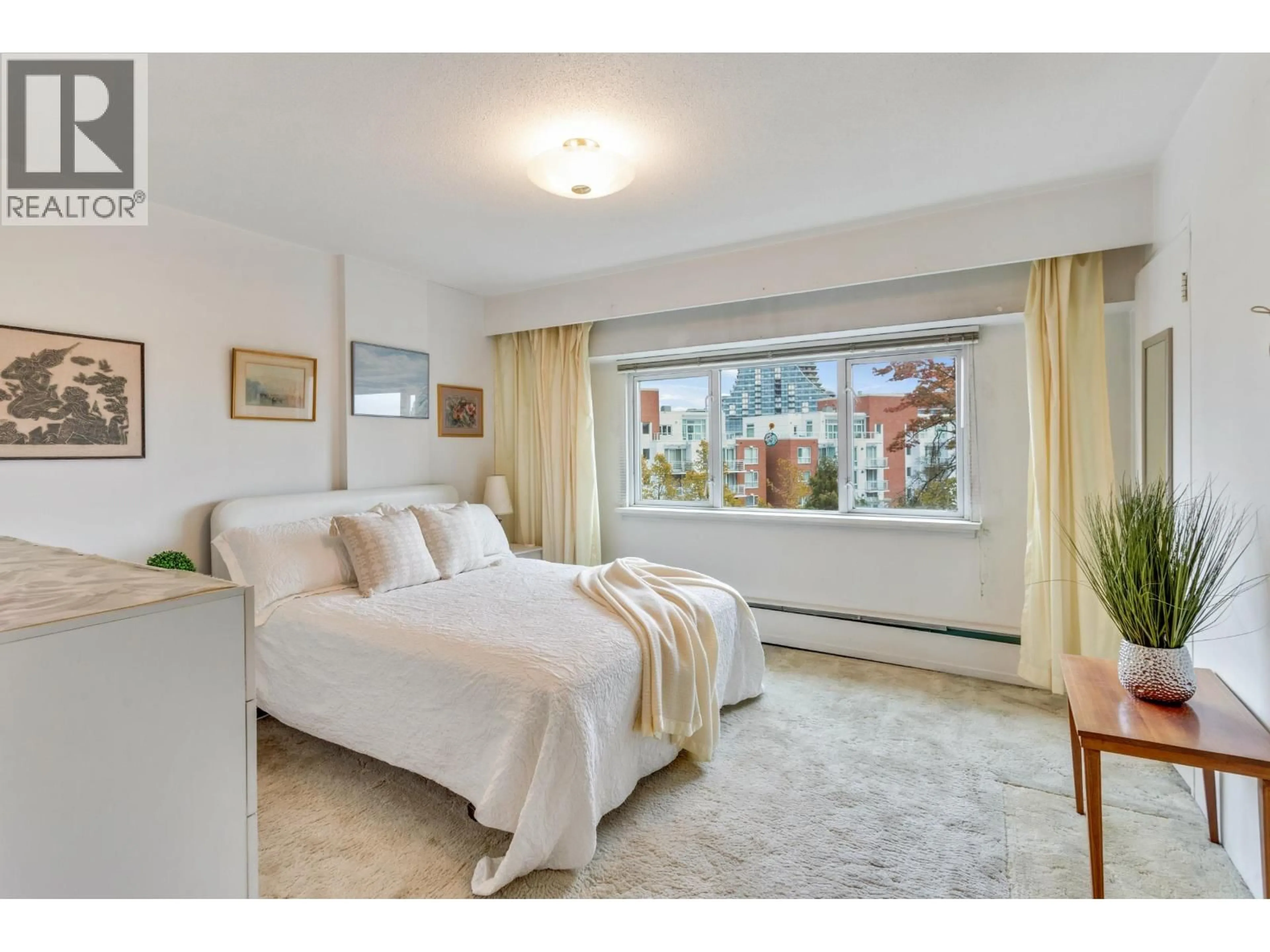 Bedroom with bed, unknown for 402 - 6026 TISDALL STREET, Vancouver British Columbia V5Z3N2