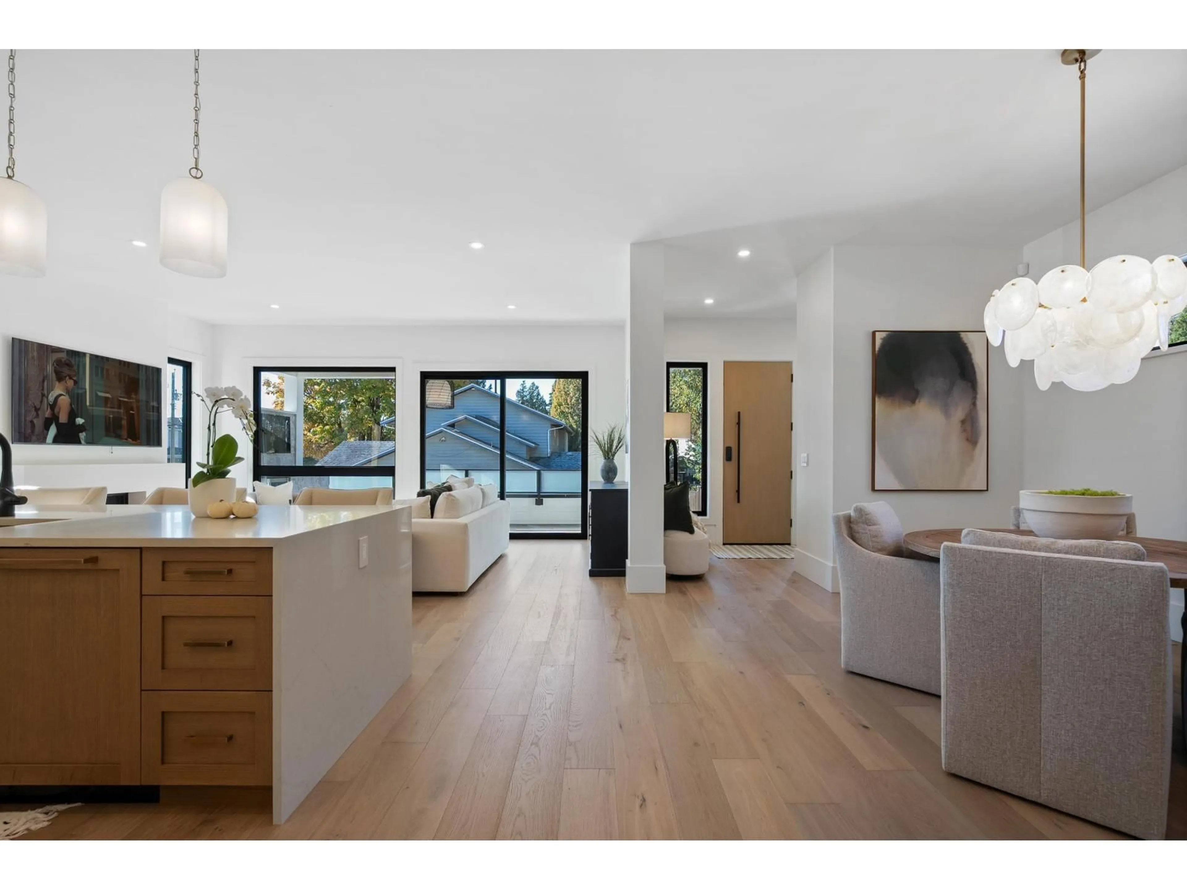 Open concept kitchen, unknown for 16243 10, Surrey British Columbia V4A1A9