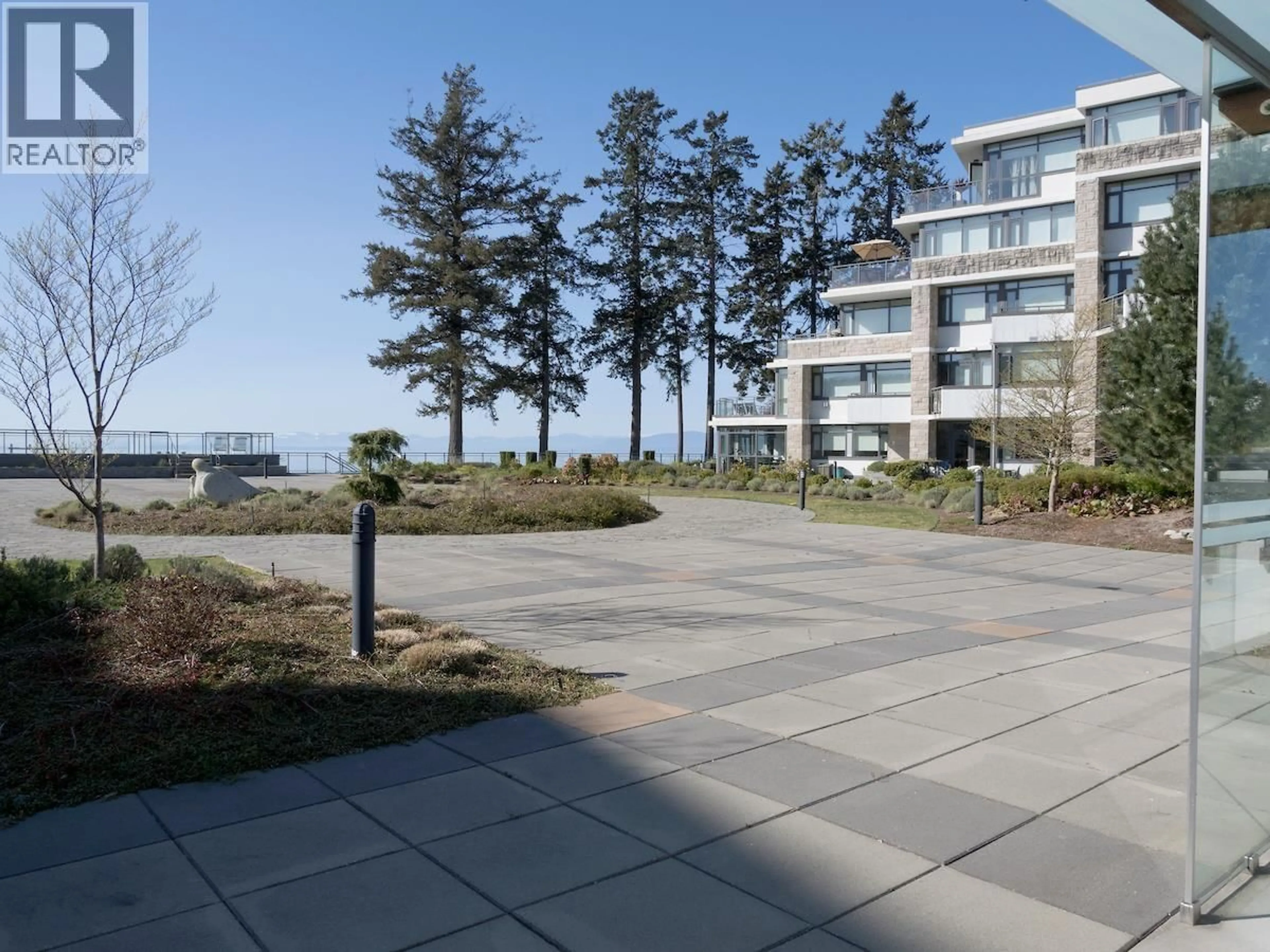 Patio, water/lake/river/ocean view for 206 - 5665 TEREDO STREET, Sechelt British Columbia V7Z0J2