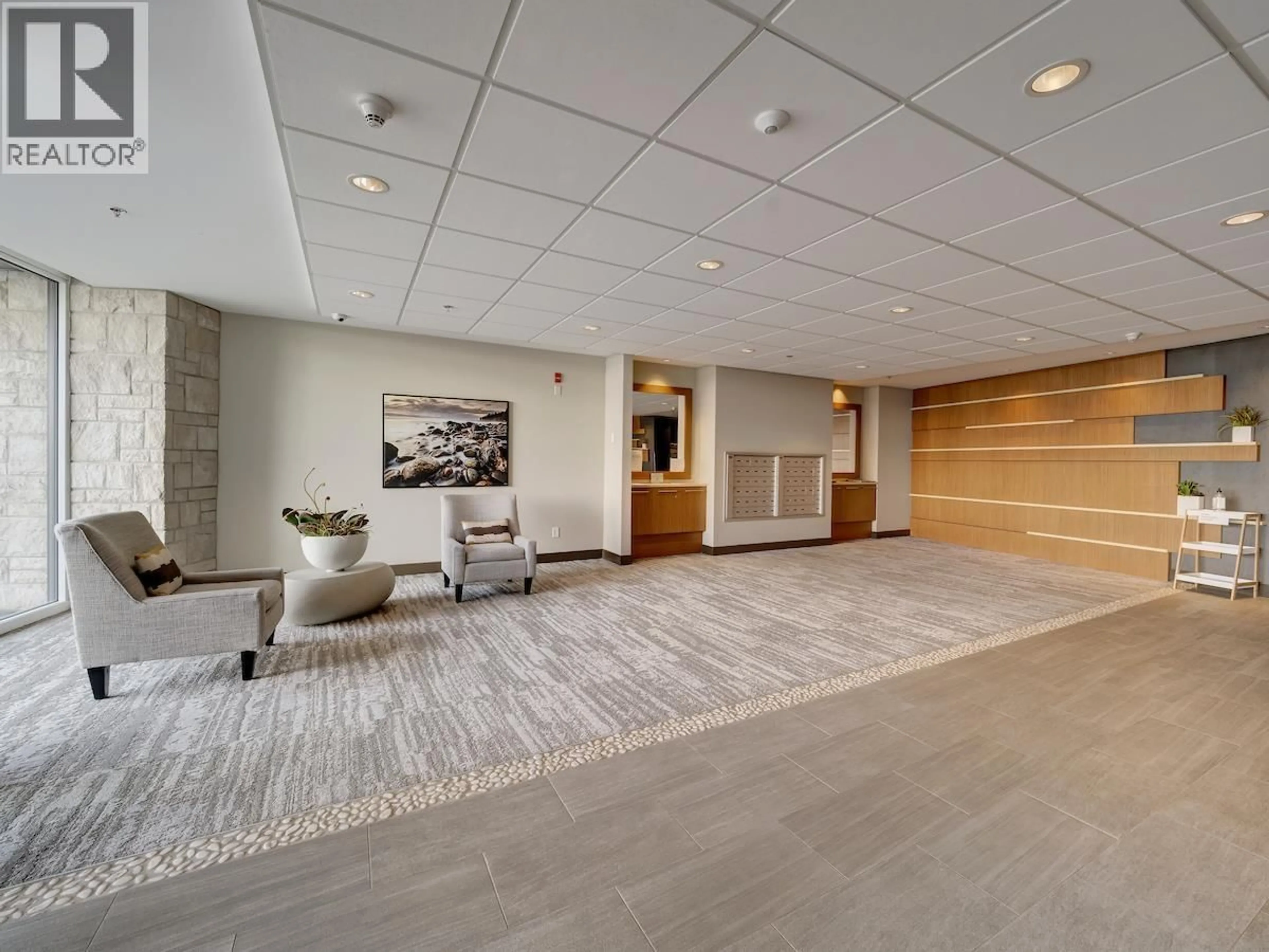 Indoor foyer for 206 - 5665 TEREDO STREET, Sechelt British Columbia V7Z0J2