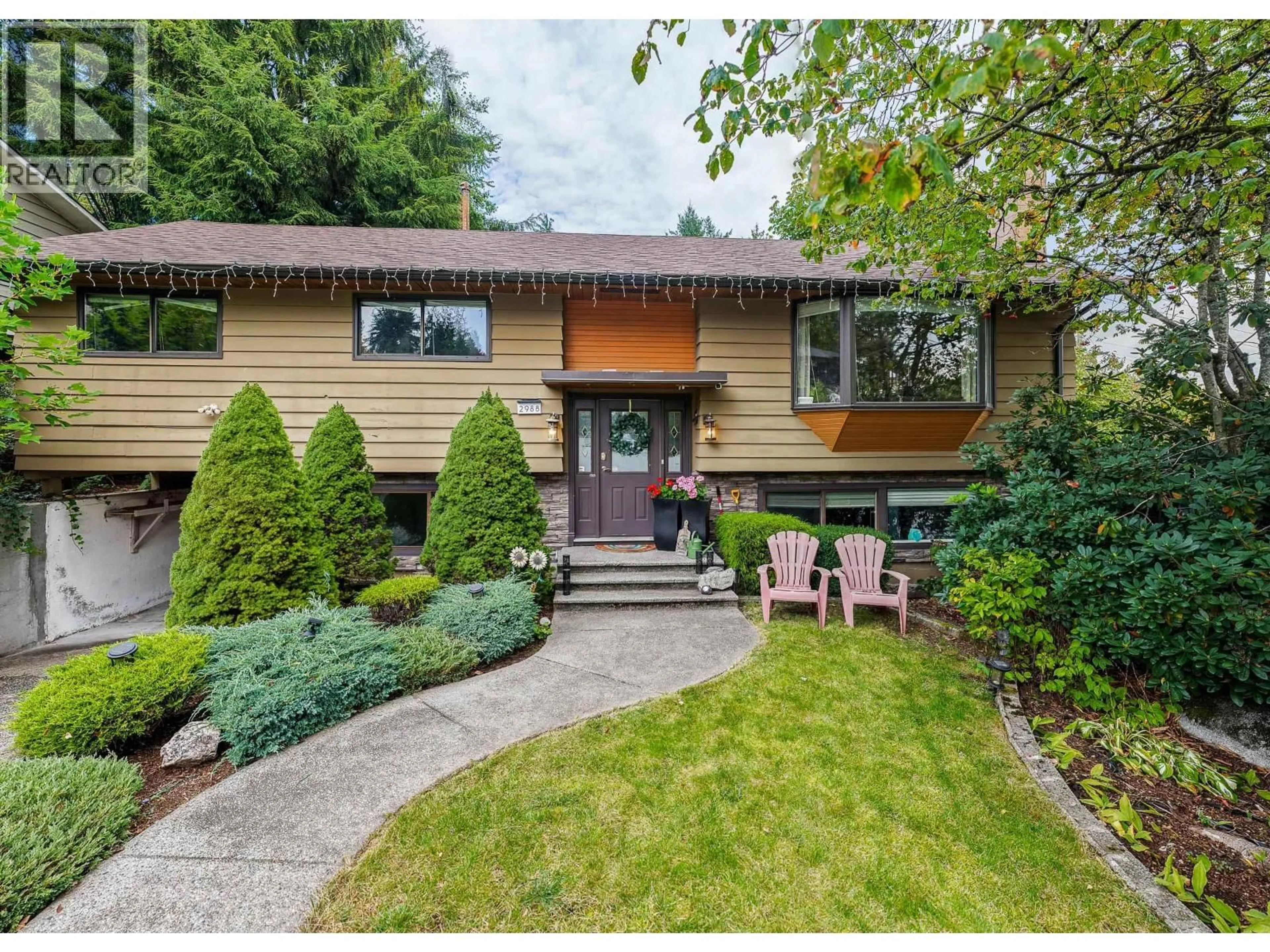 Home with vinyl exterior material, street for 2988 FLEET STREET, Coquitlam British Columbia V3C3R8