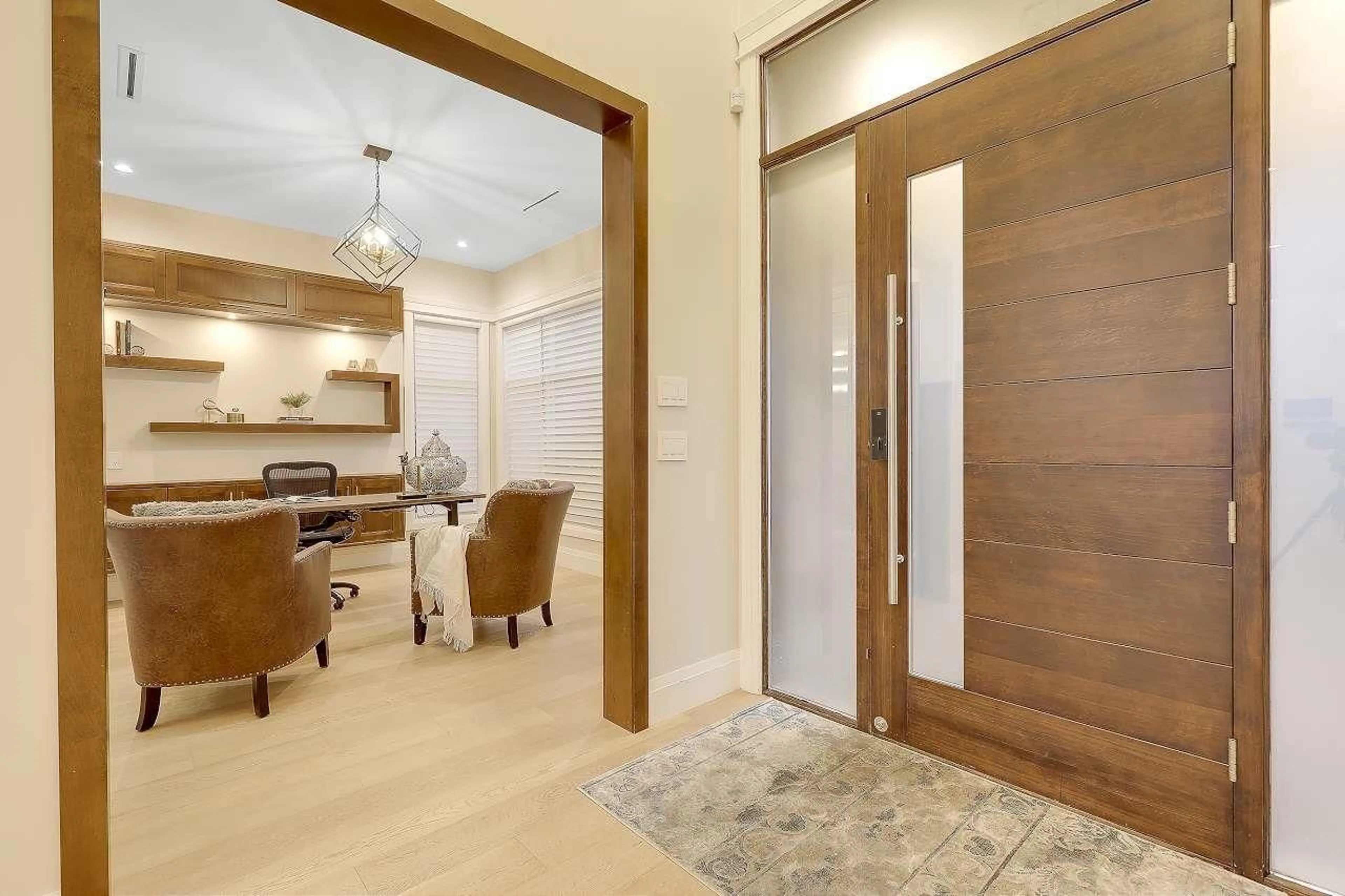 Indoor entryway for 16685 31, Surrey British Columbia V3Z0P9