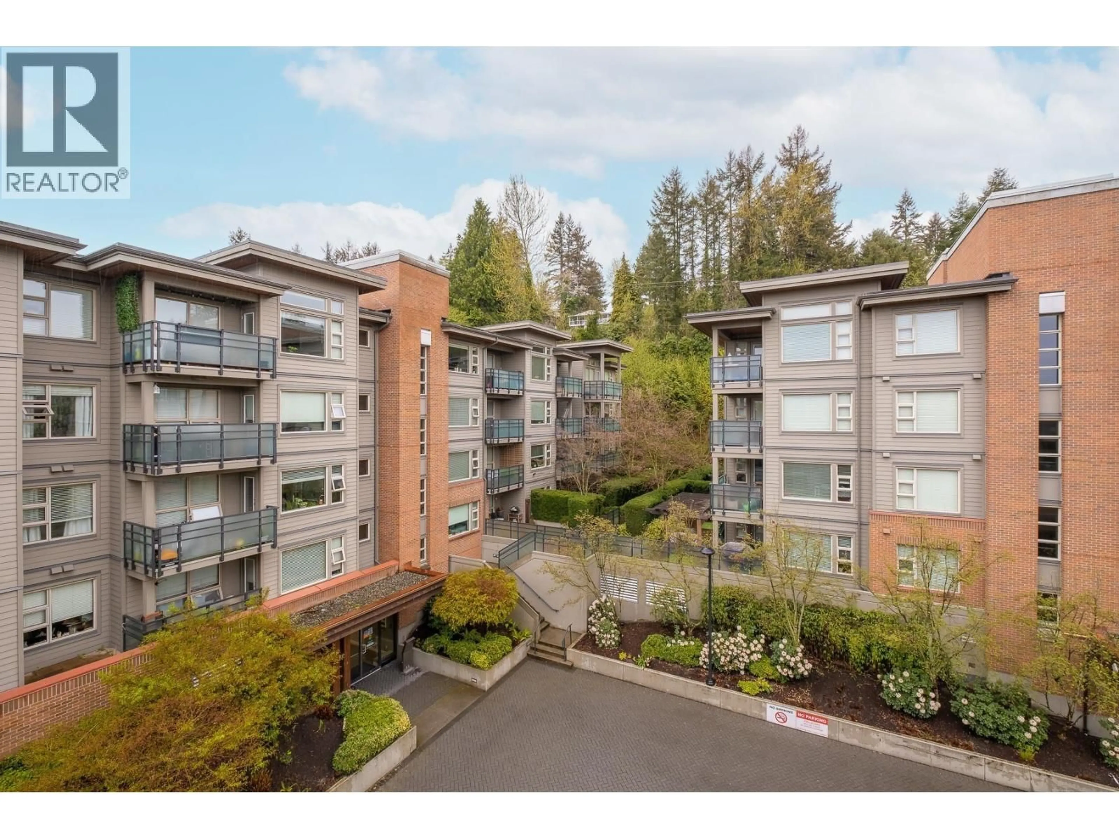 A pic from outside/outdoor area/front of a property/back of a property/a pic from drone, unknown for 410 - 1673 LLOYD AVENUE, North Vancouver British Columbia V7P0A9