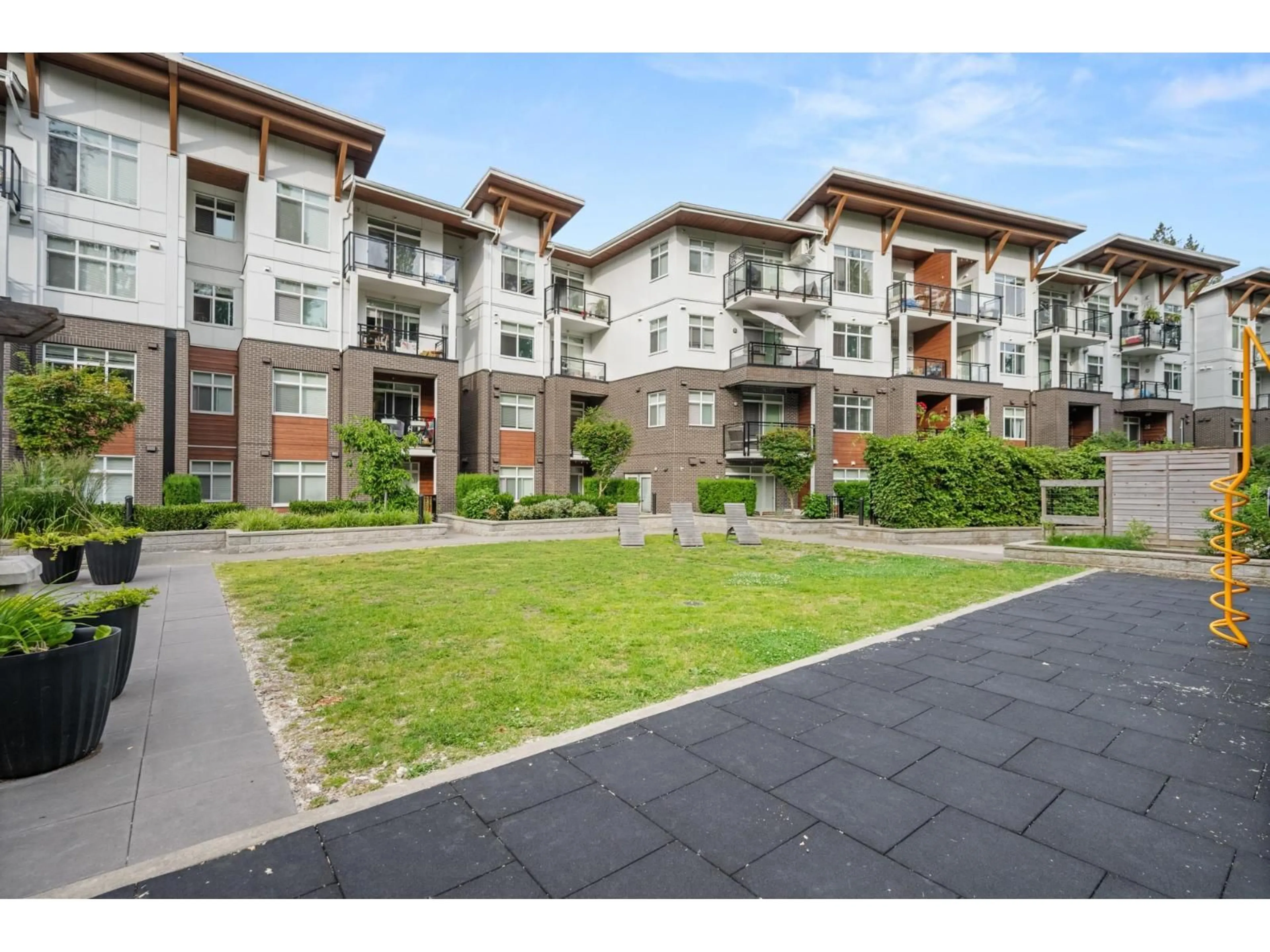 Patio, unknown for 424 - 5415 BRYDON, Langley British Columbia V3A0N4