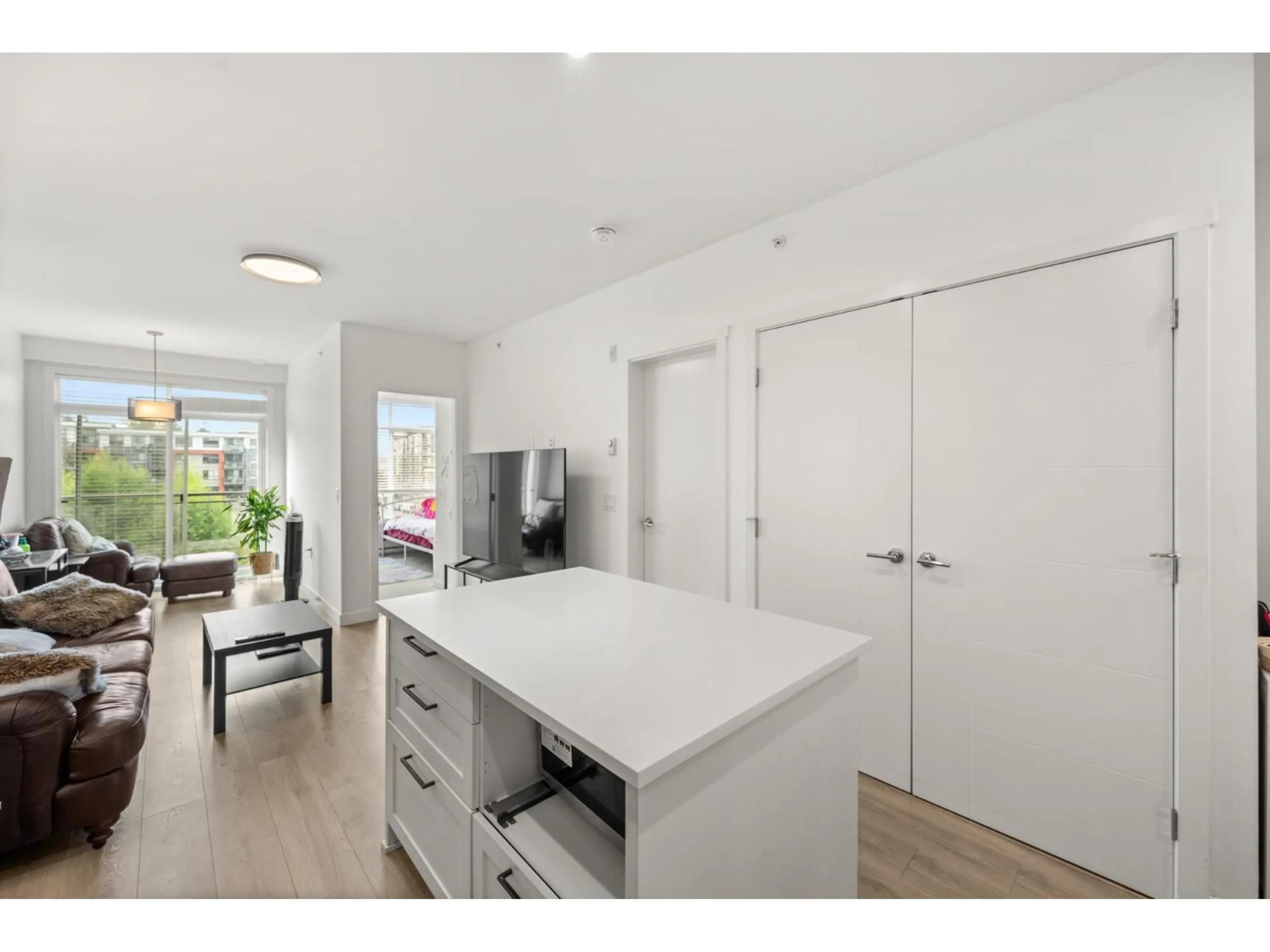 Open concept kitchen, unknown for 424 - 5415 BRYDON, Langley British Columbia V3A0N4