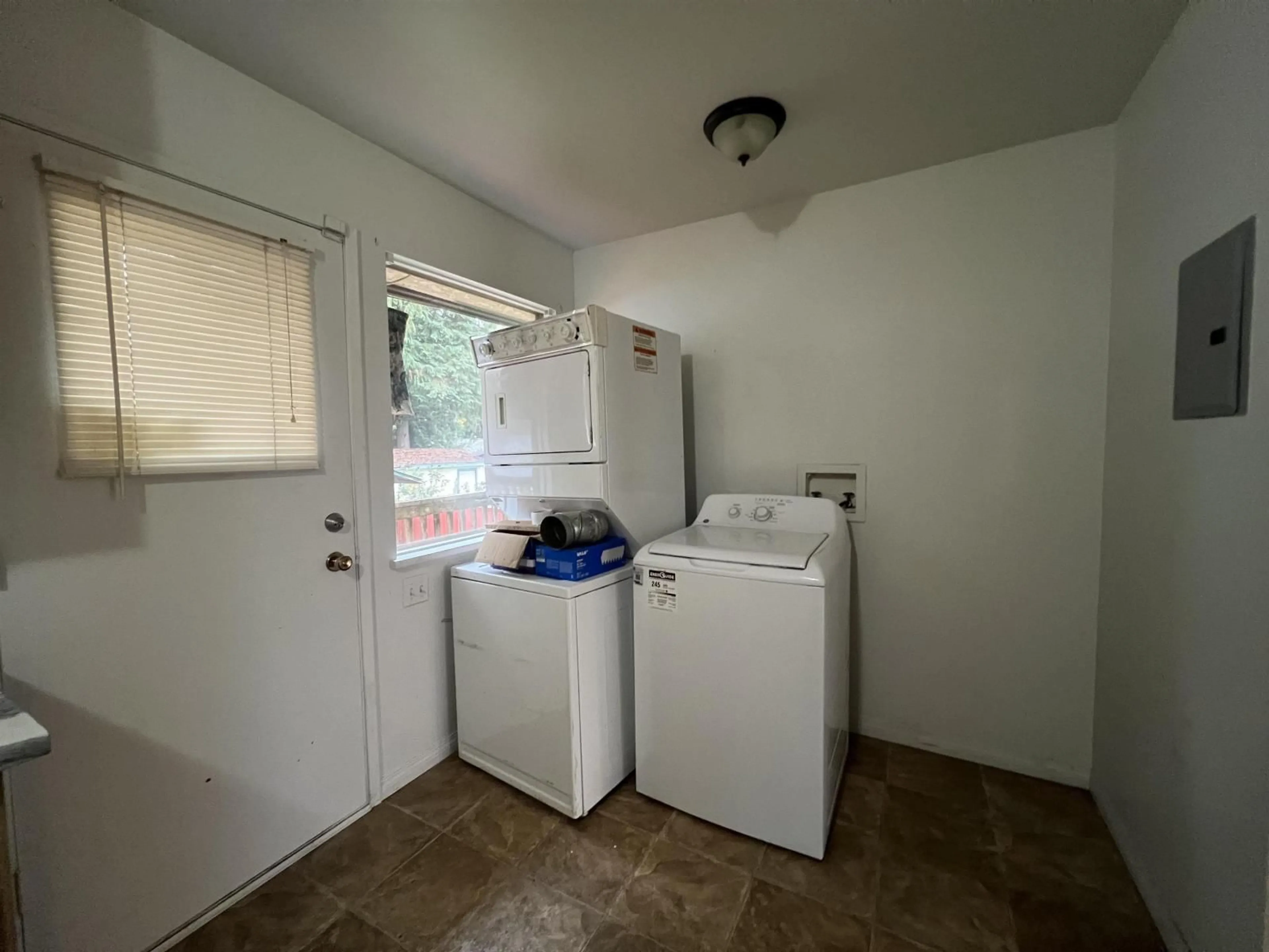 A pic of a room for 10879 144A, Surrey British Columbia V3R3P9