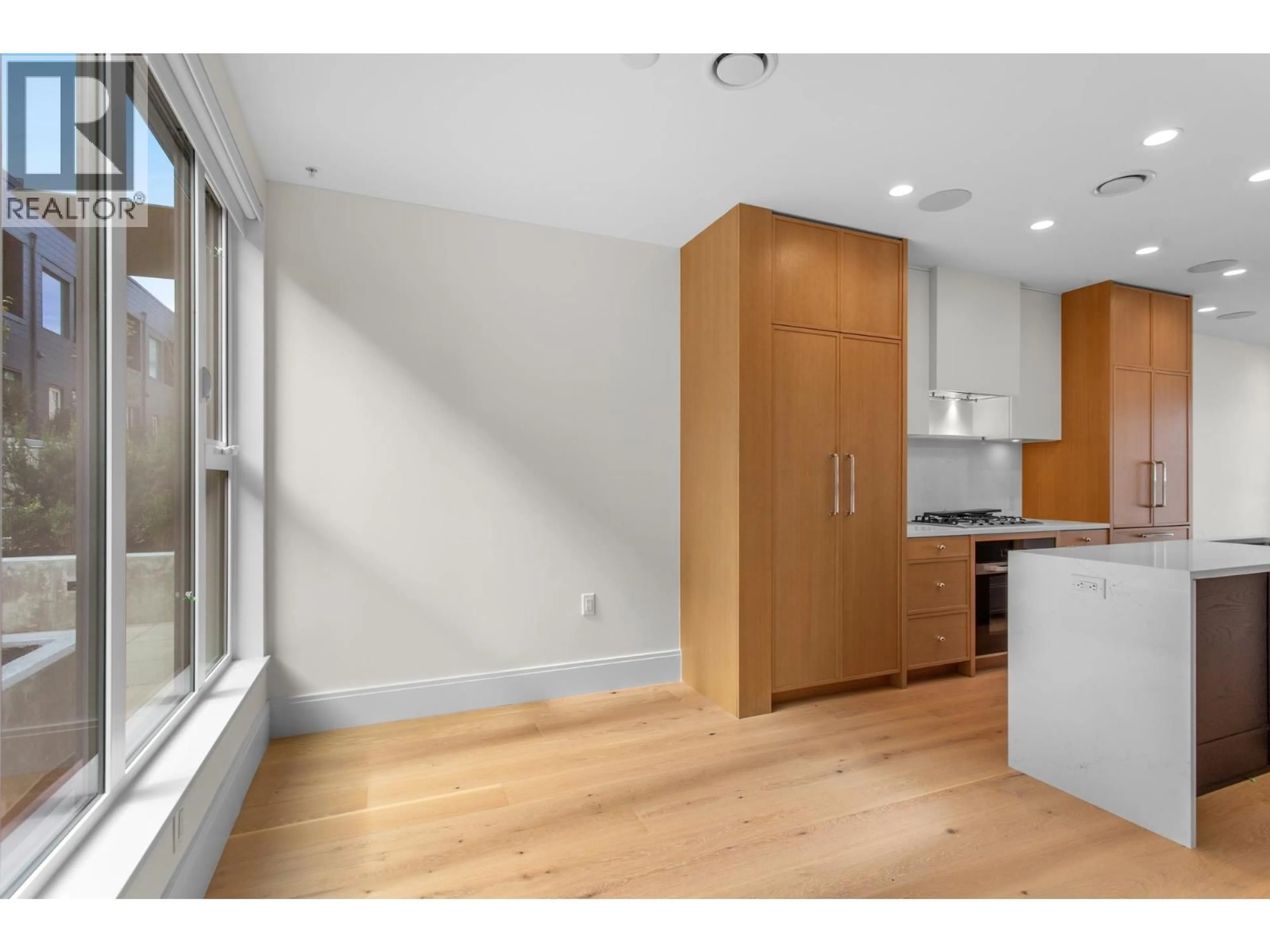 Unknown for 563 26TH AVENUE, Vancouver British Columbia V5Z2E4