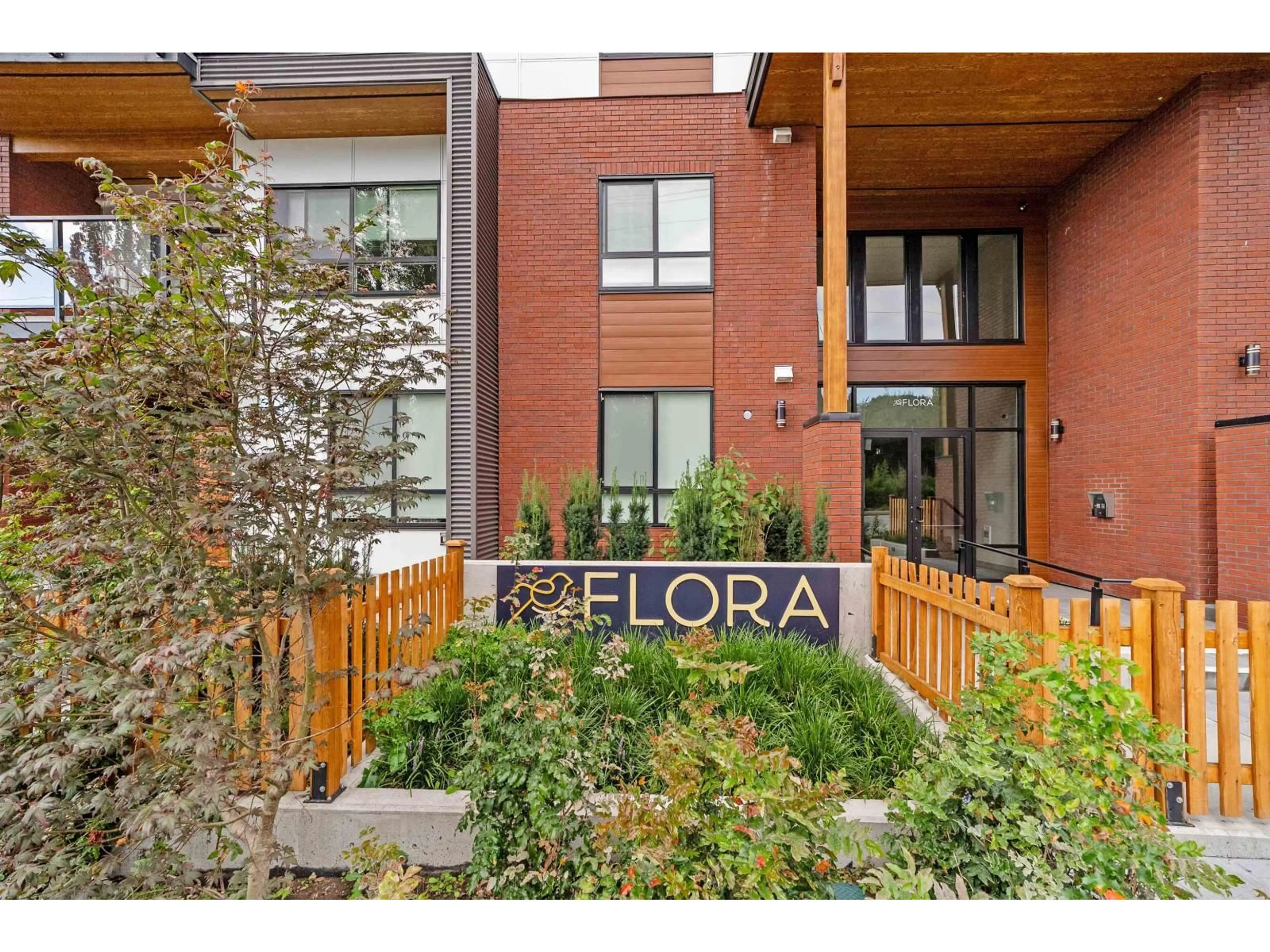 Indoor foyer for 405 - 20286 72B, Langley British Columbia V2Y1T9