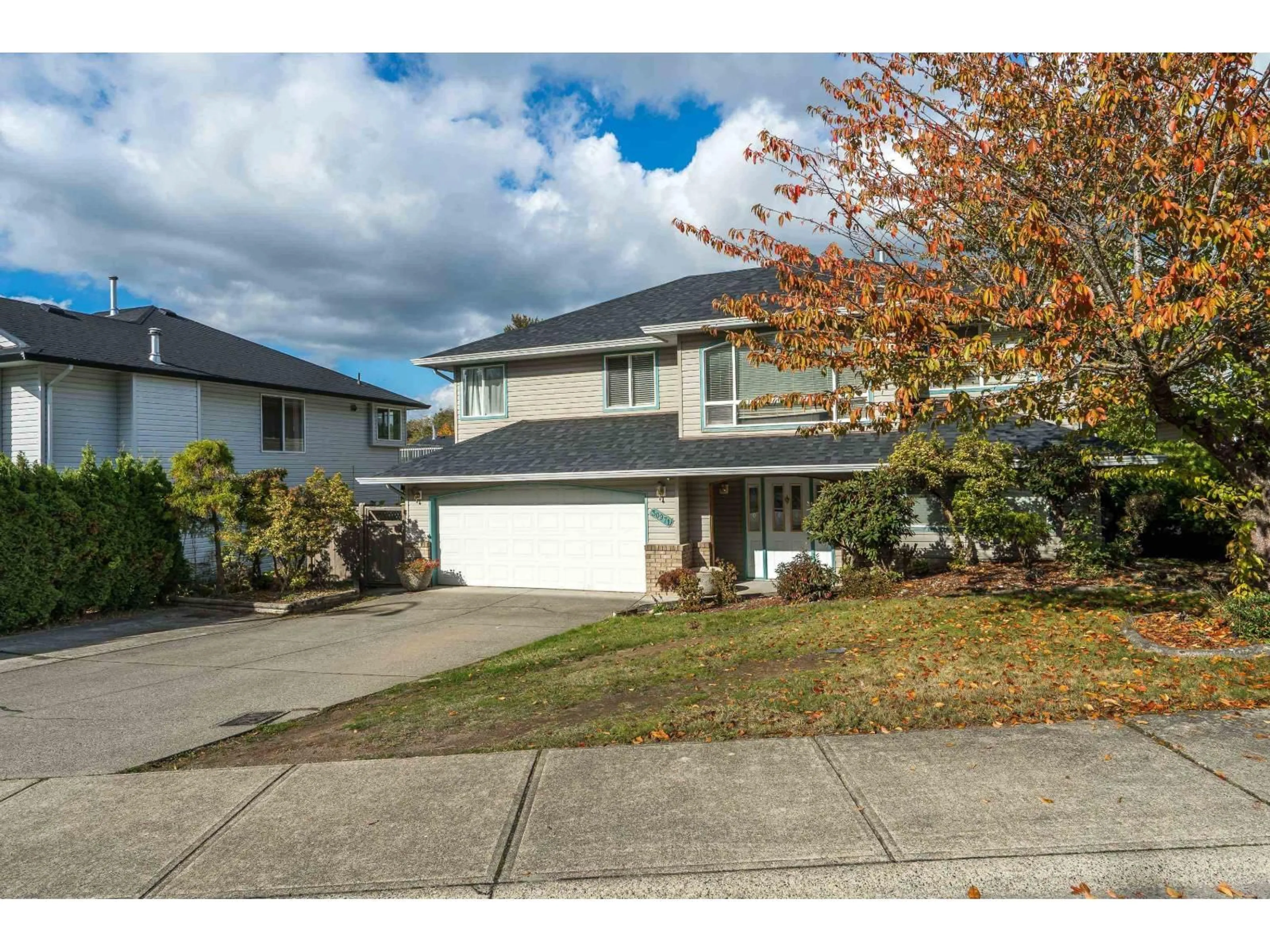 Home with vinyl exterior material, street for 30971 BROOKDALE, Abbotsford British Columbia V2T5S3