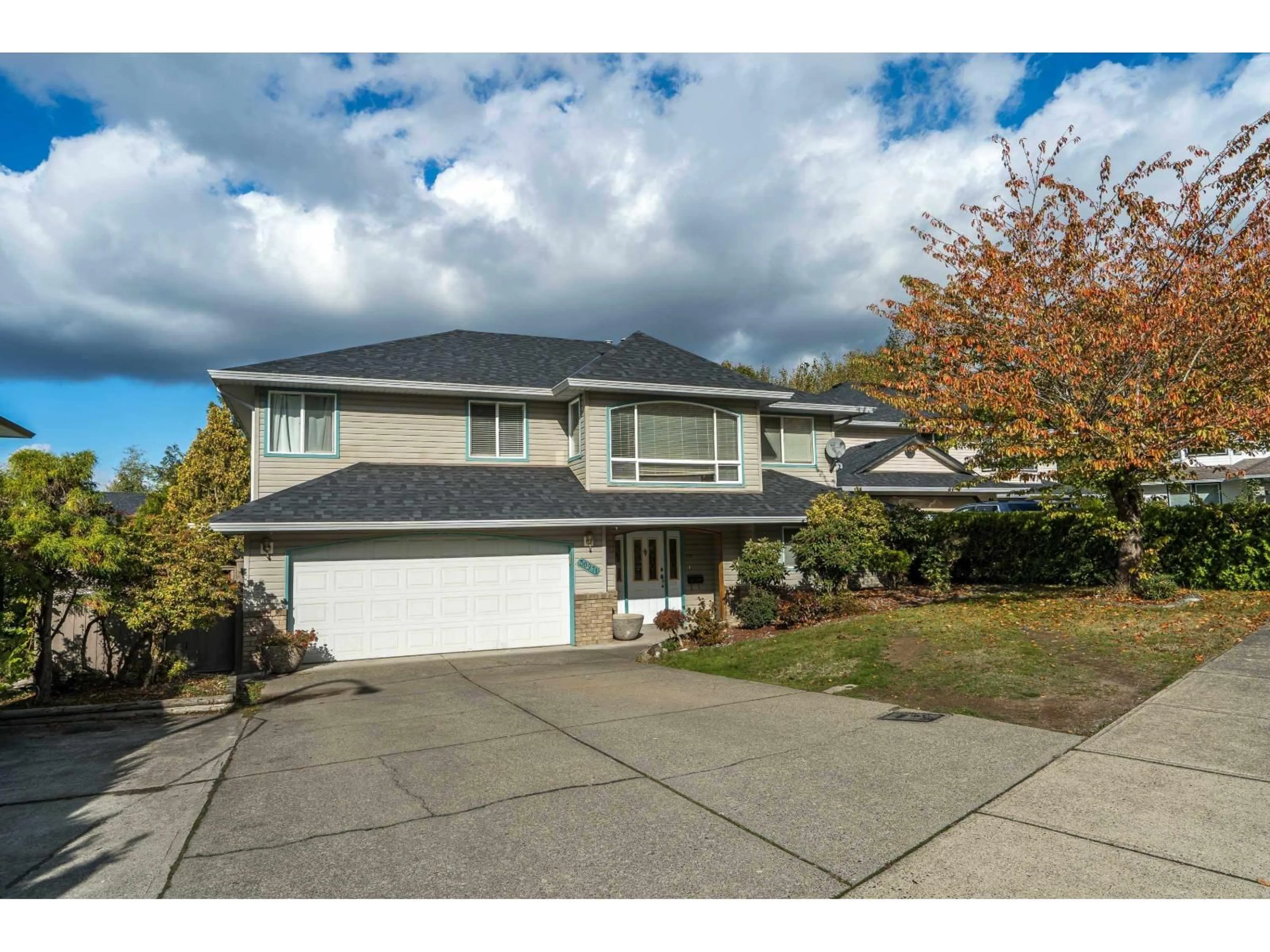 Home with vinyl exterior material, street for 30971 BROOKDALE, Abbotsford British Columbia V2T5S3