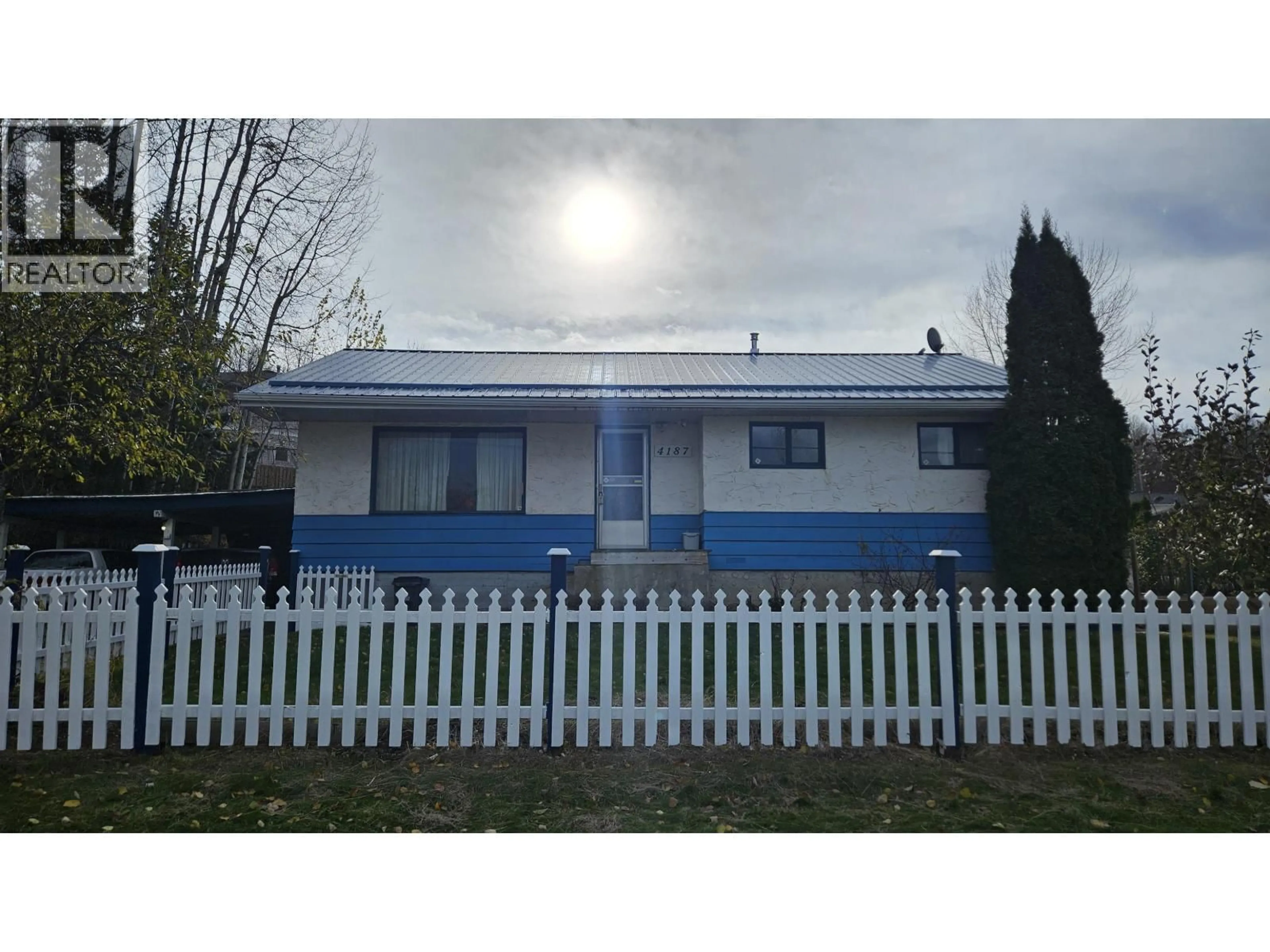 Home with vinyl exterior material, building for 4187 DAVIS ROAD, Prince George British Columbia V2N5L2