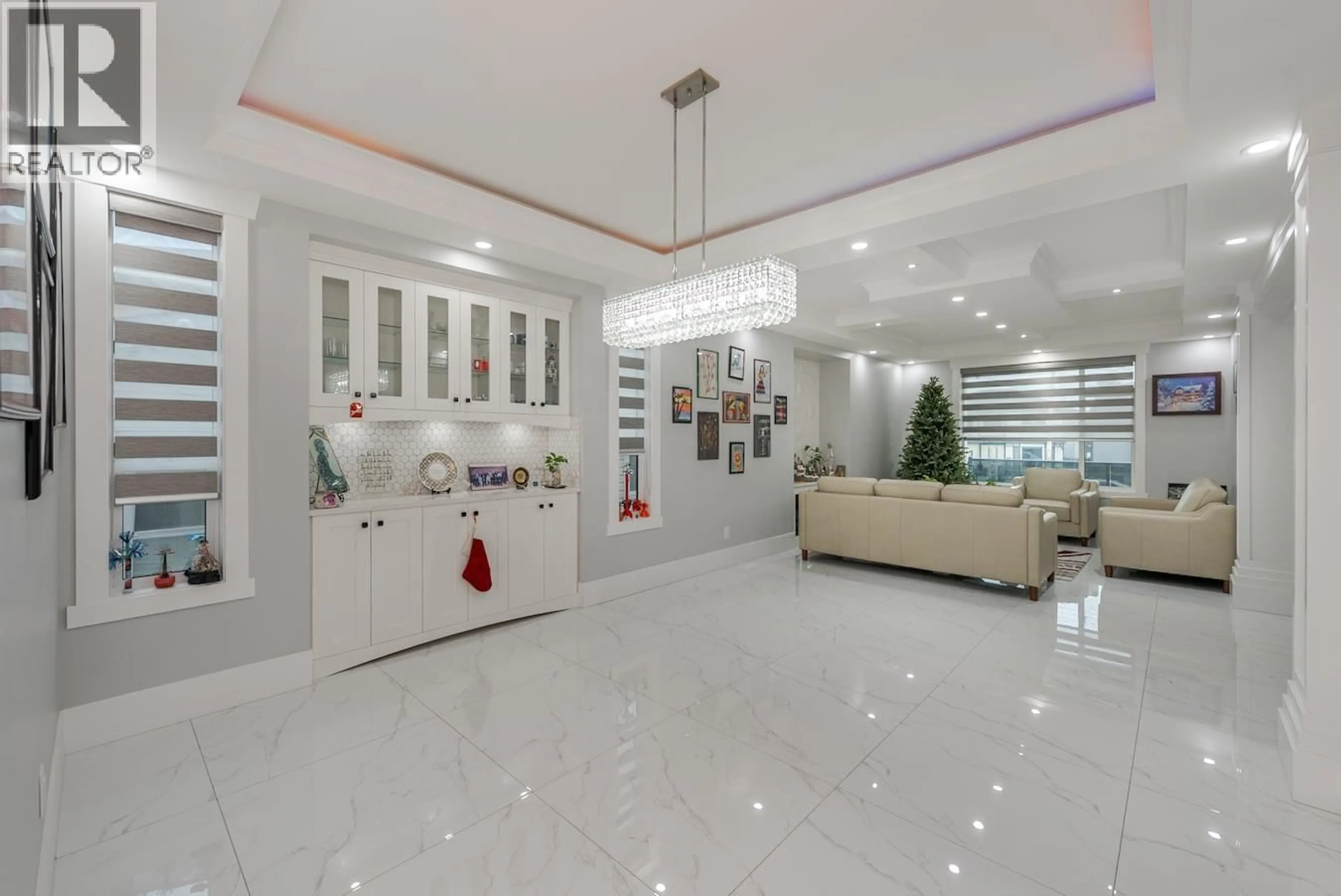Indoor foyer for 2883 ANDRES ROAD, Prince George British Columbia V2N1L8