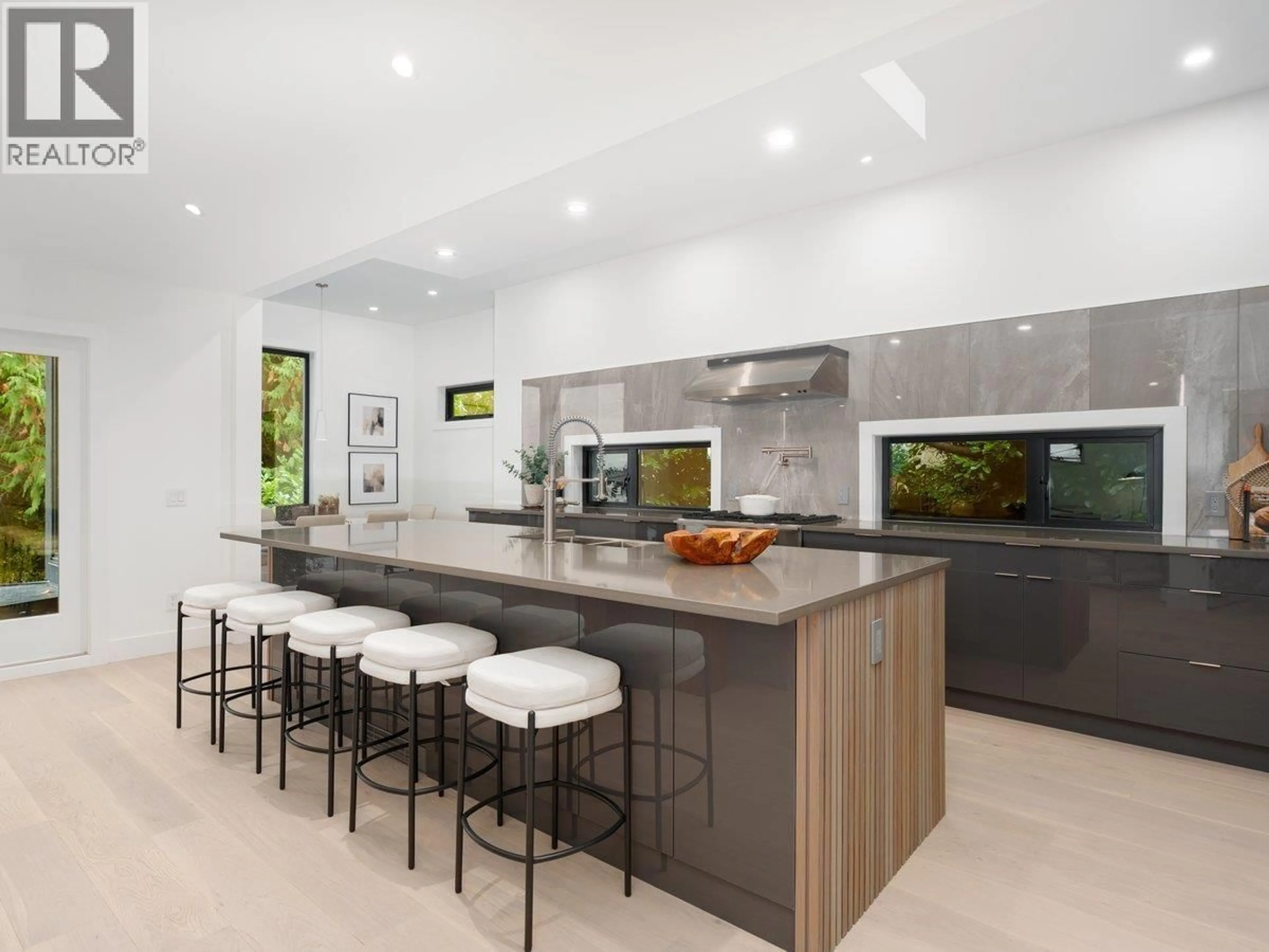 Contemporary kitchen, unknown for 2508 NELSON AVENUE, West Vancouver British Columbia V7V2R6