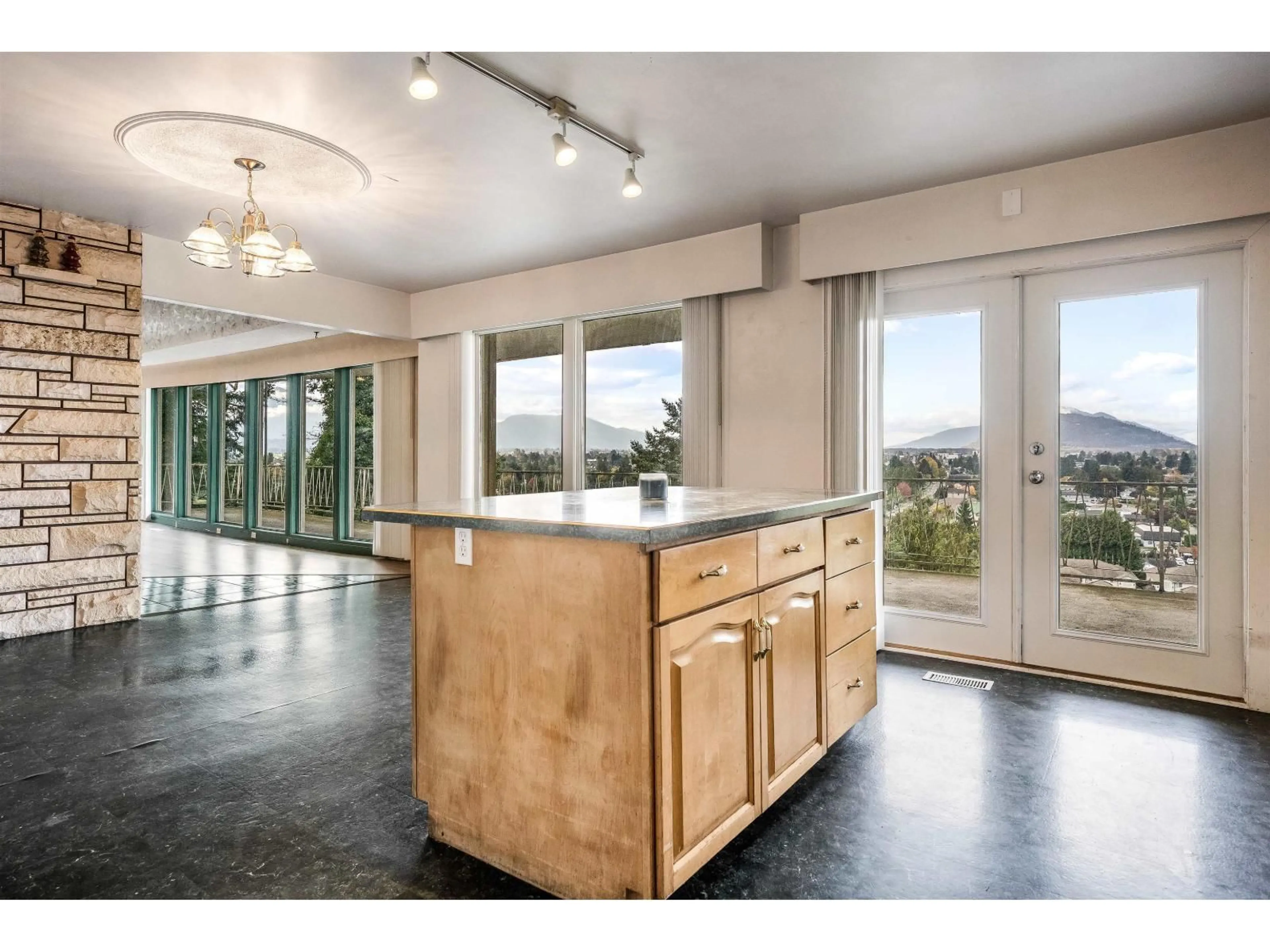 Open concept kitchen, unknown for 9890 QUARRY ROAD, Chilliwack British Columbia V2P3M2