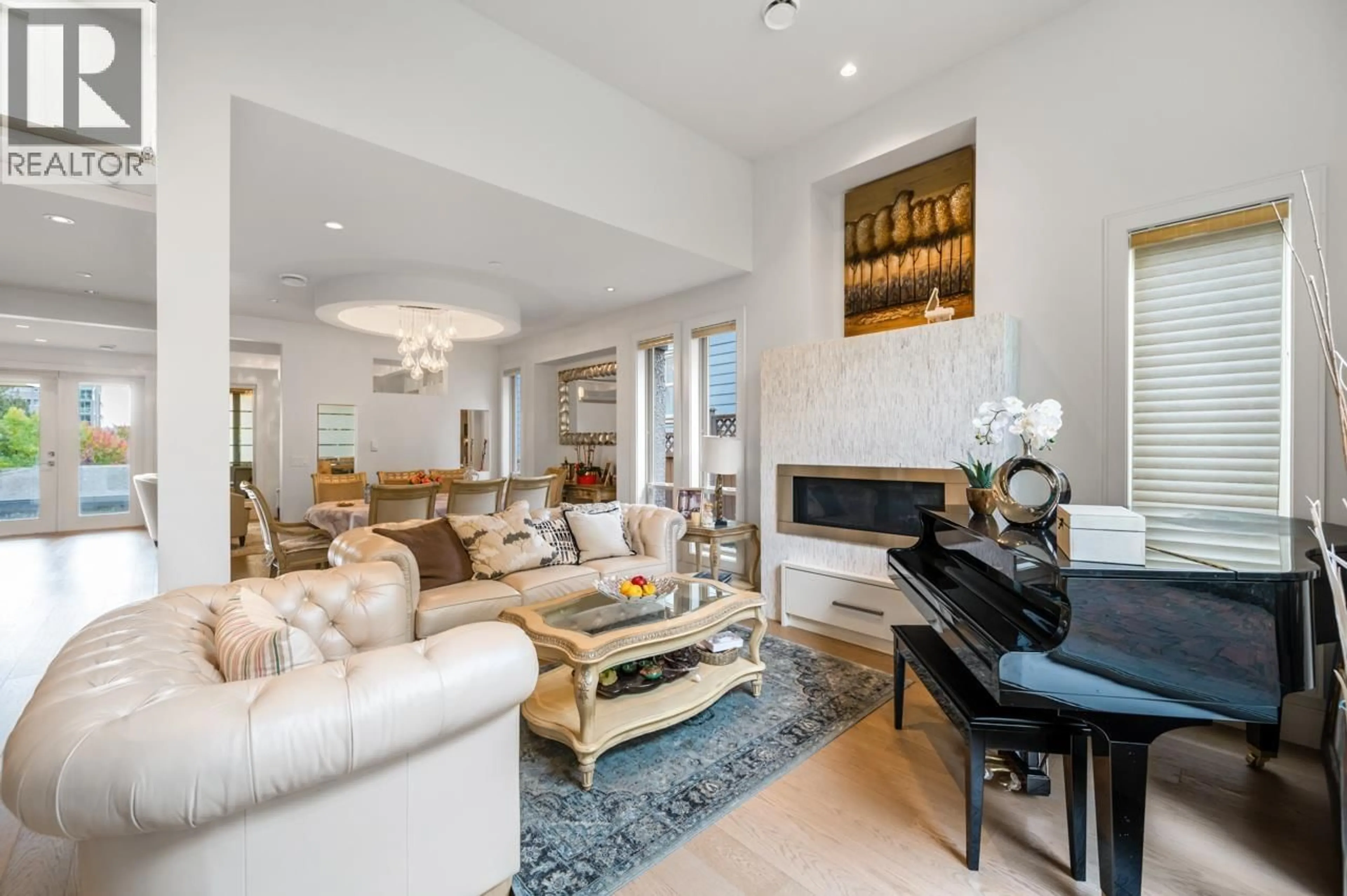 Living room with furniture, unknown for 1450 FULTON AVENUE, West Vancouver British Columbia V7T1P1