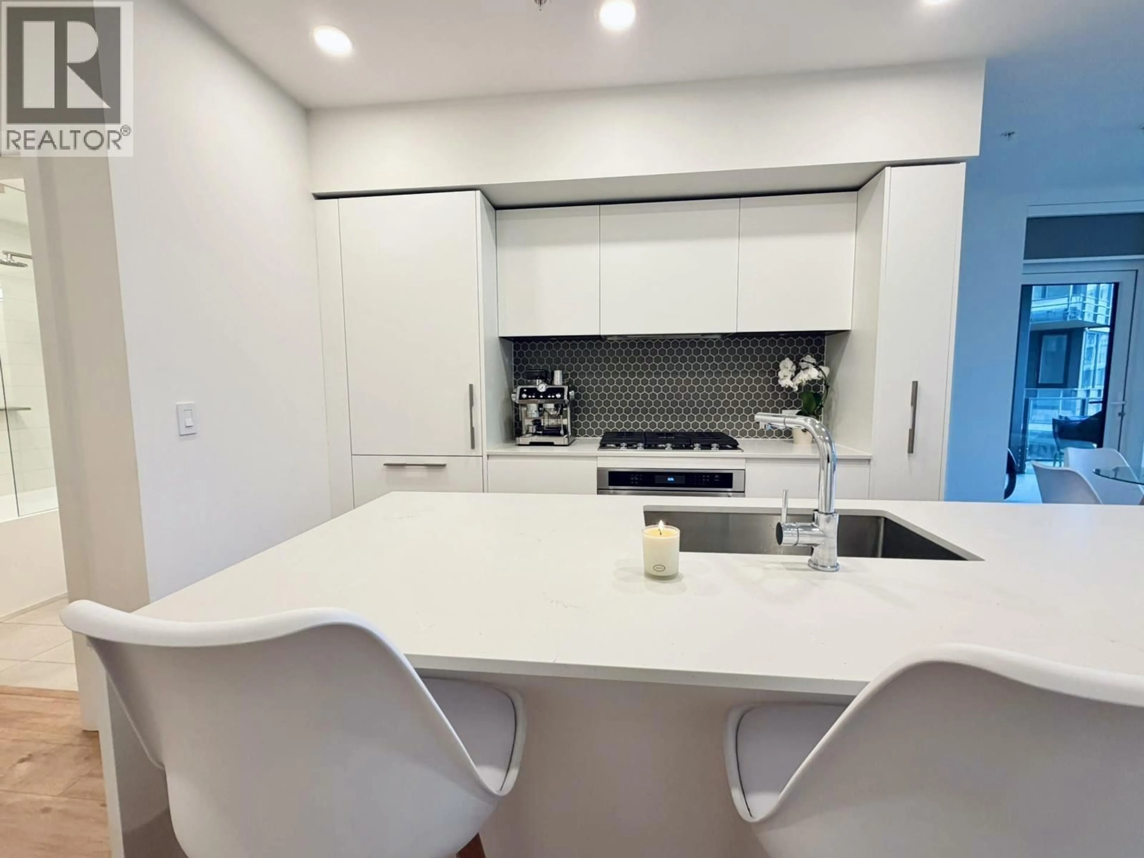 Contemporary kitchen, unknown for 303 - 1500 SCOTT CRESCENT, Squamish British Columbia V8B0J2